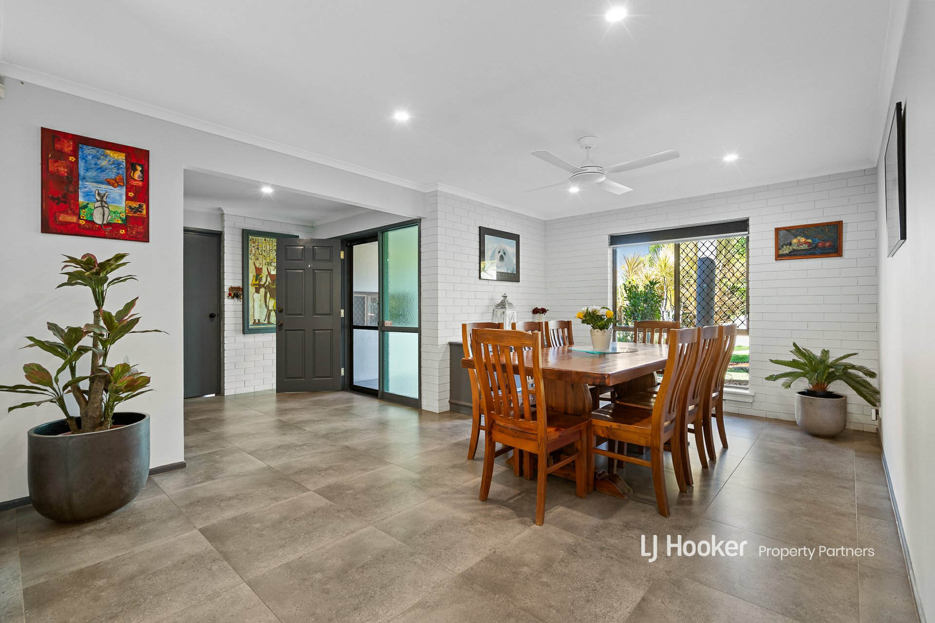 5 Sunglow Court, SUNNYBANK HILLS