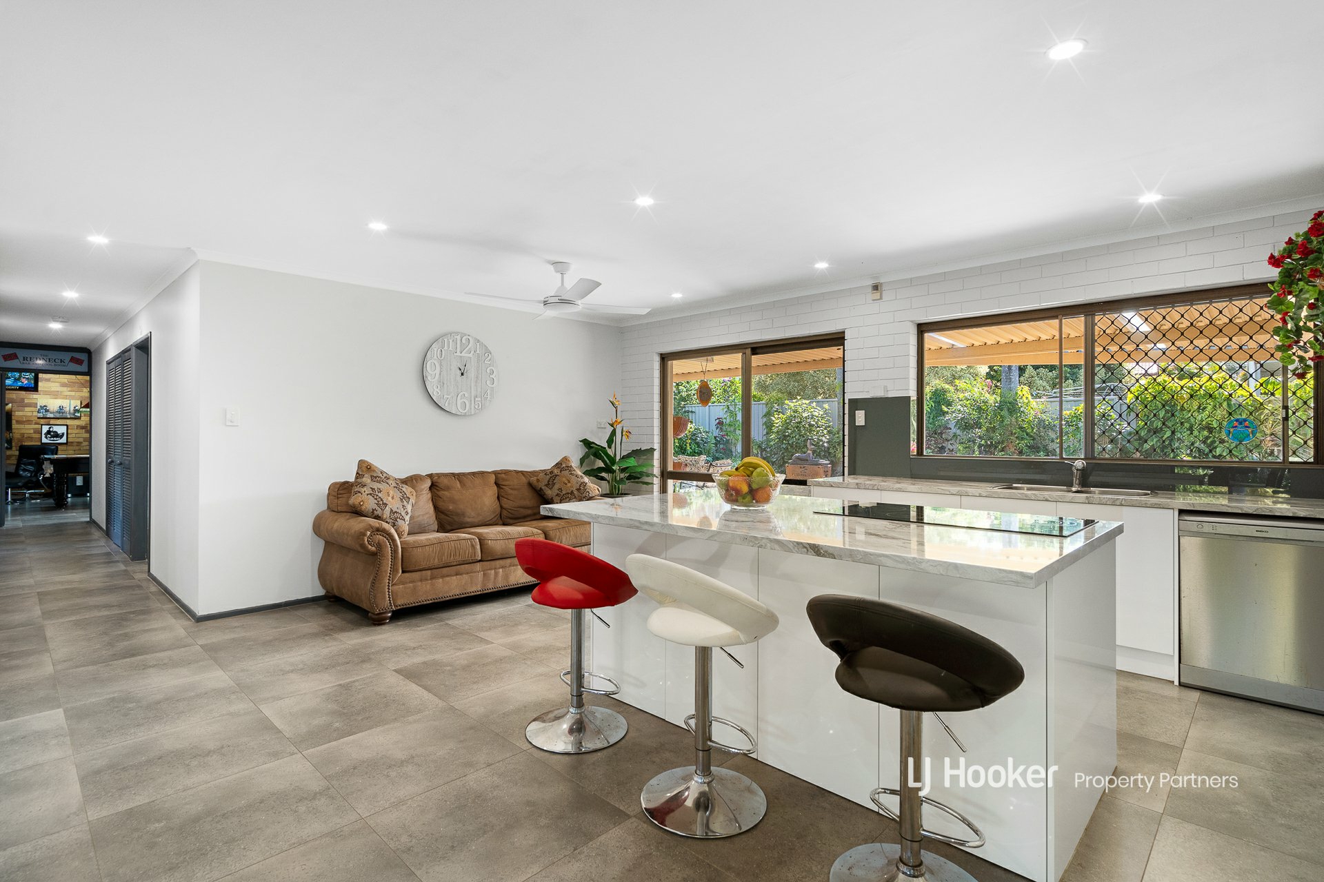 5 Sunglow Court, SUNNYBANK HILLS