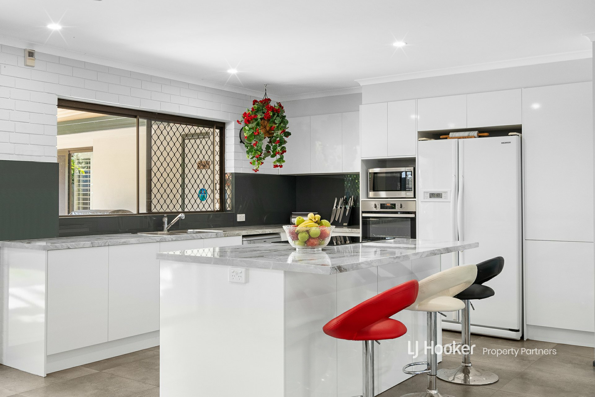 5 Sunglow Court, SUNNYBANK HILLS