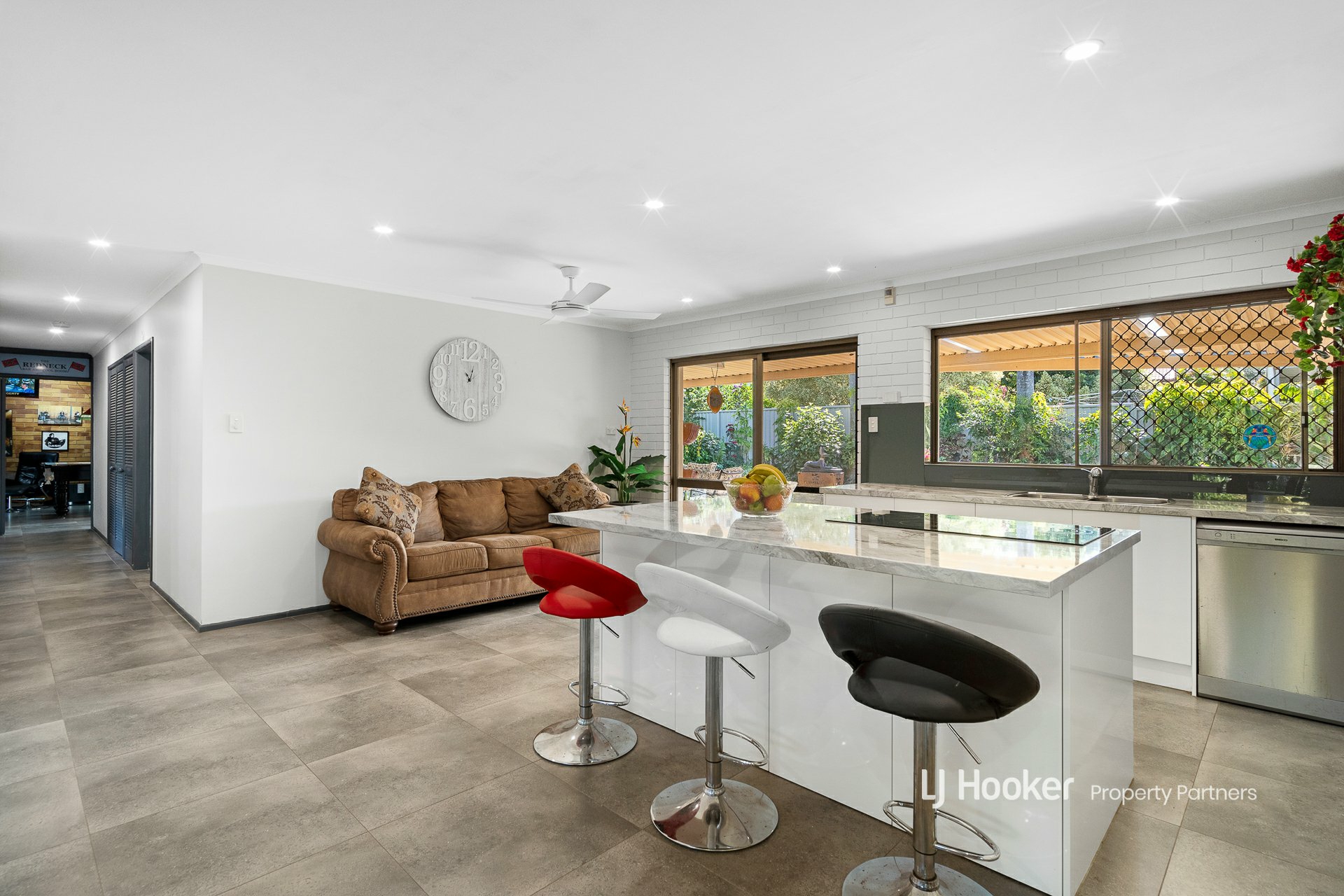 5 Sunglow Court, SUNNYBANK HILLS