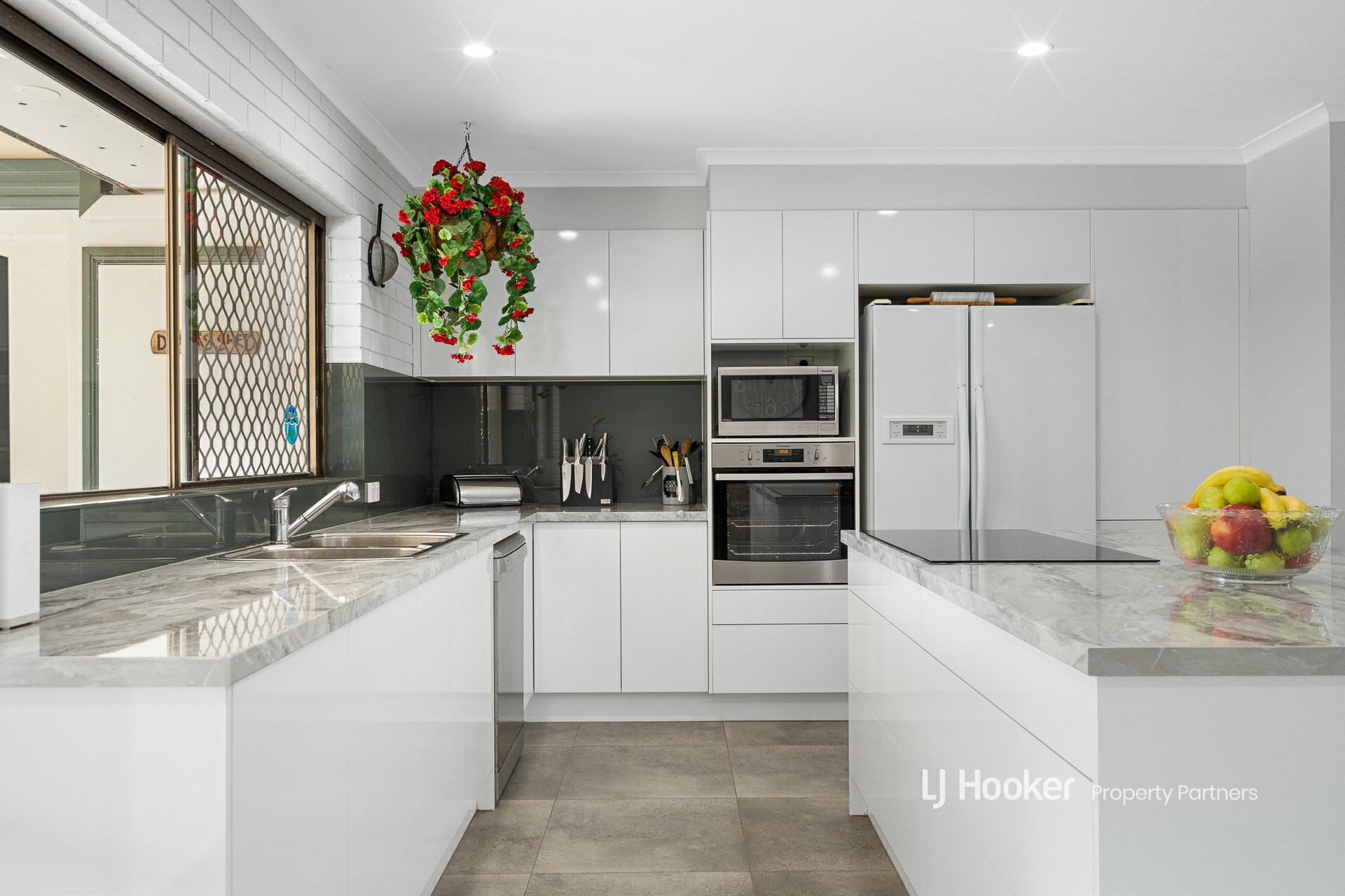 5 Sunglow Court, SUNNYBANK HILLS