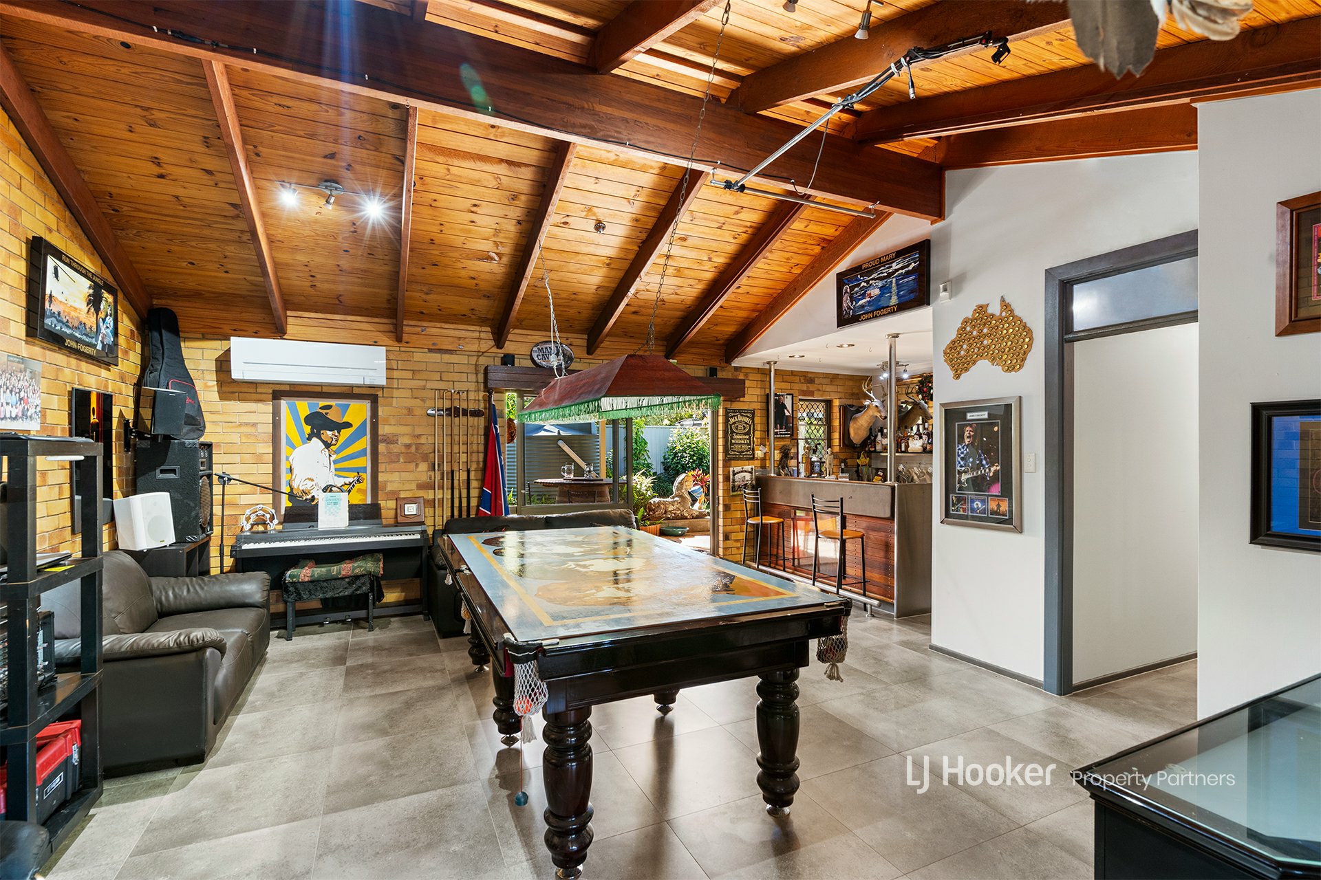 5 Sunglow Court, SUNNYBANK HILLS