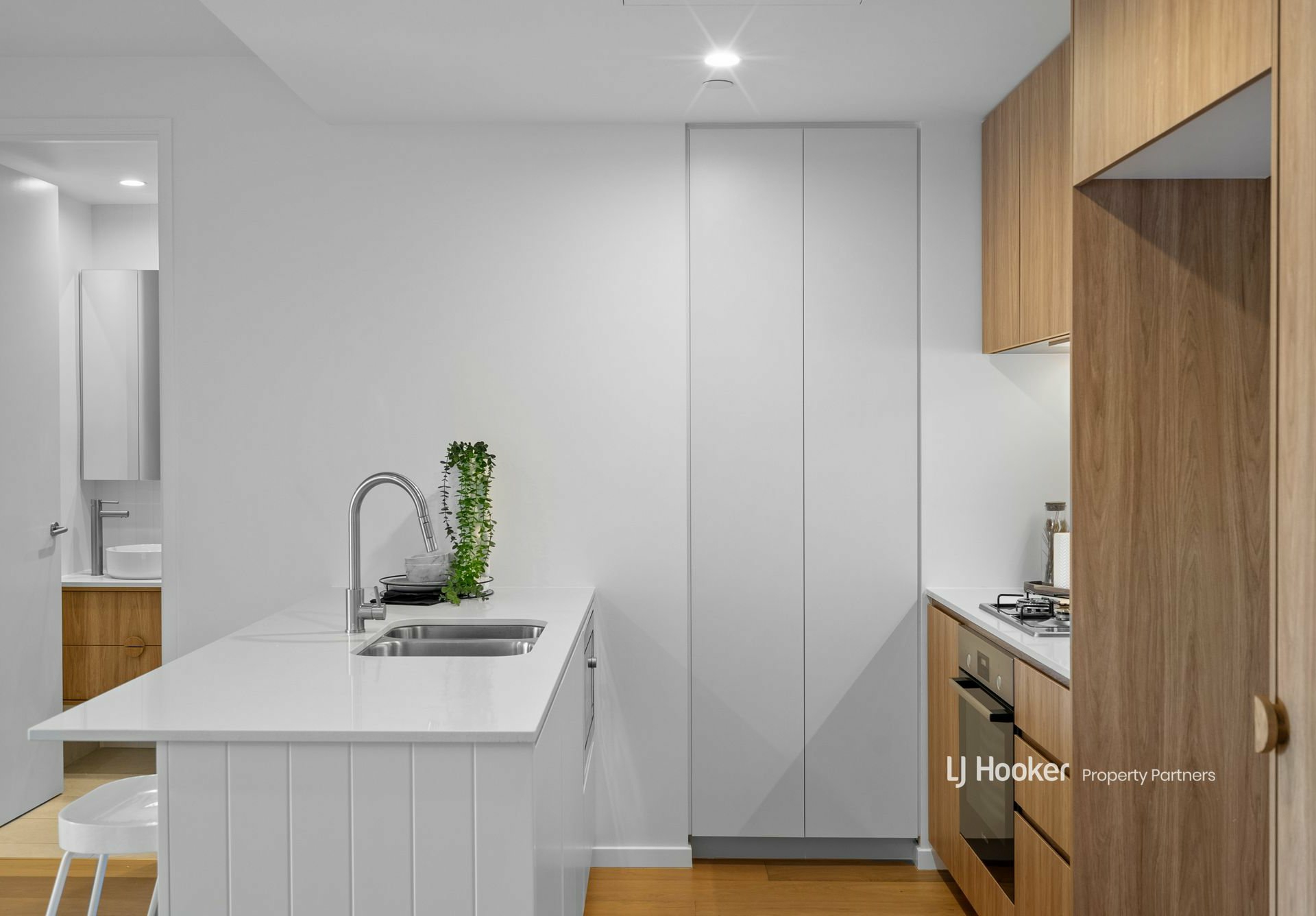 902/36 Sylvan Road, TOOWONG