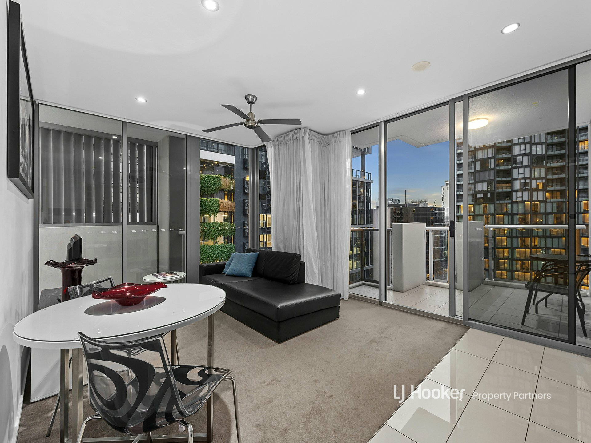 1906/127 Charlotte Street, BRISBANE CITY