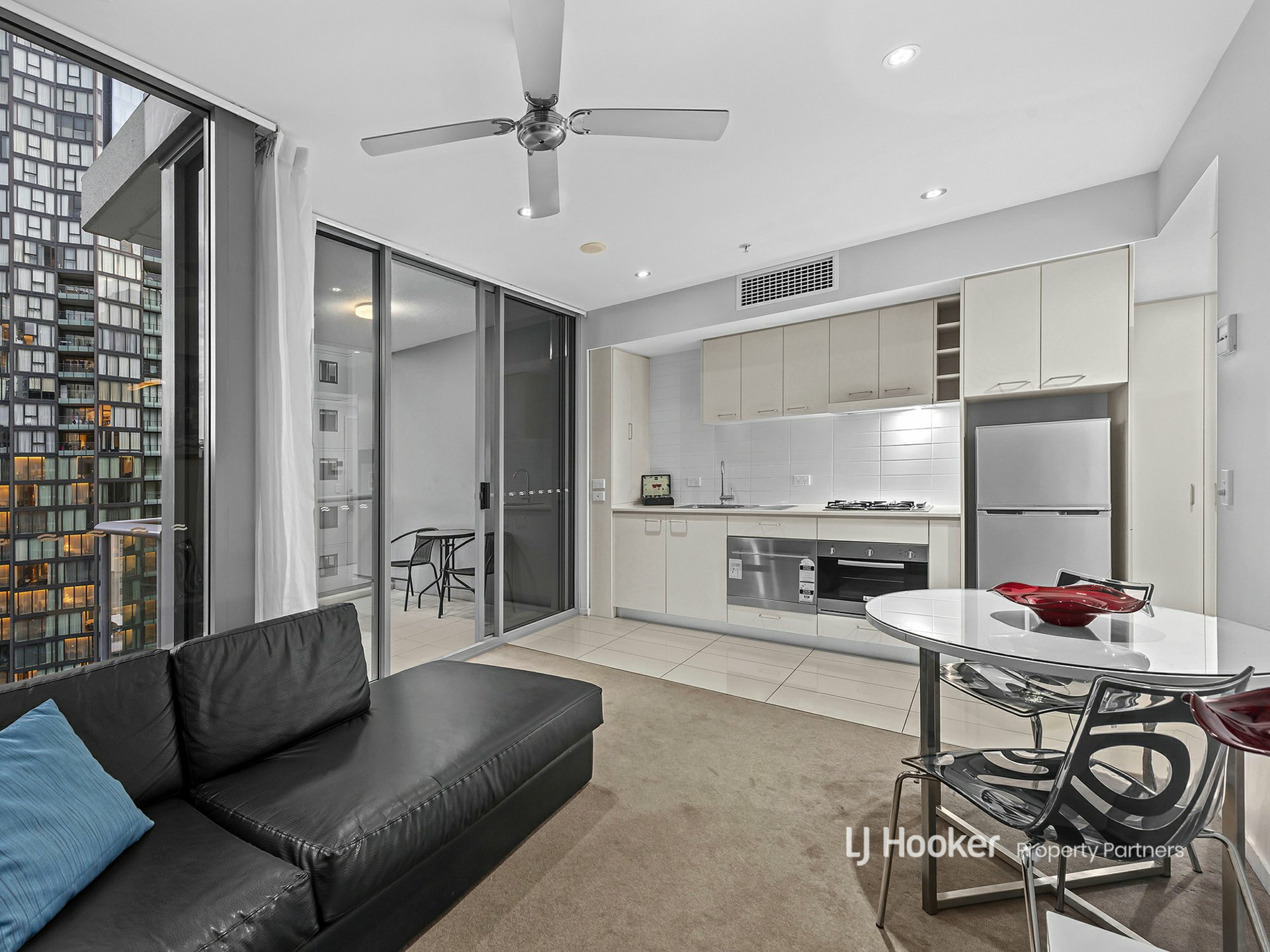 1906/127 Charlotte Street, BRISBANE CITY