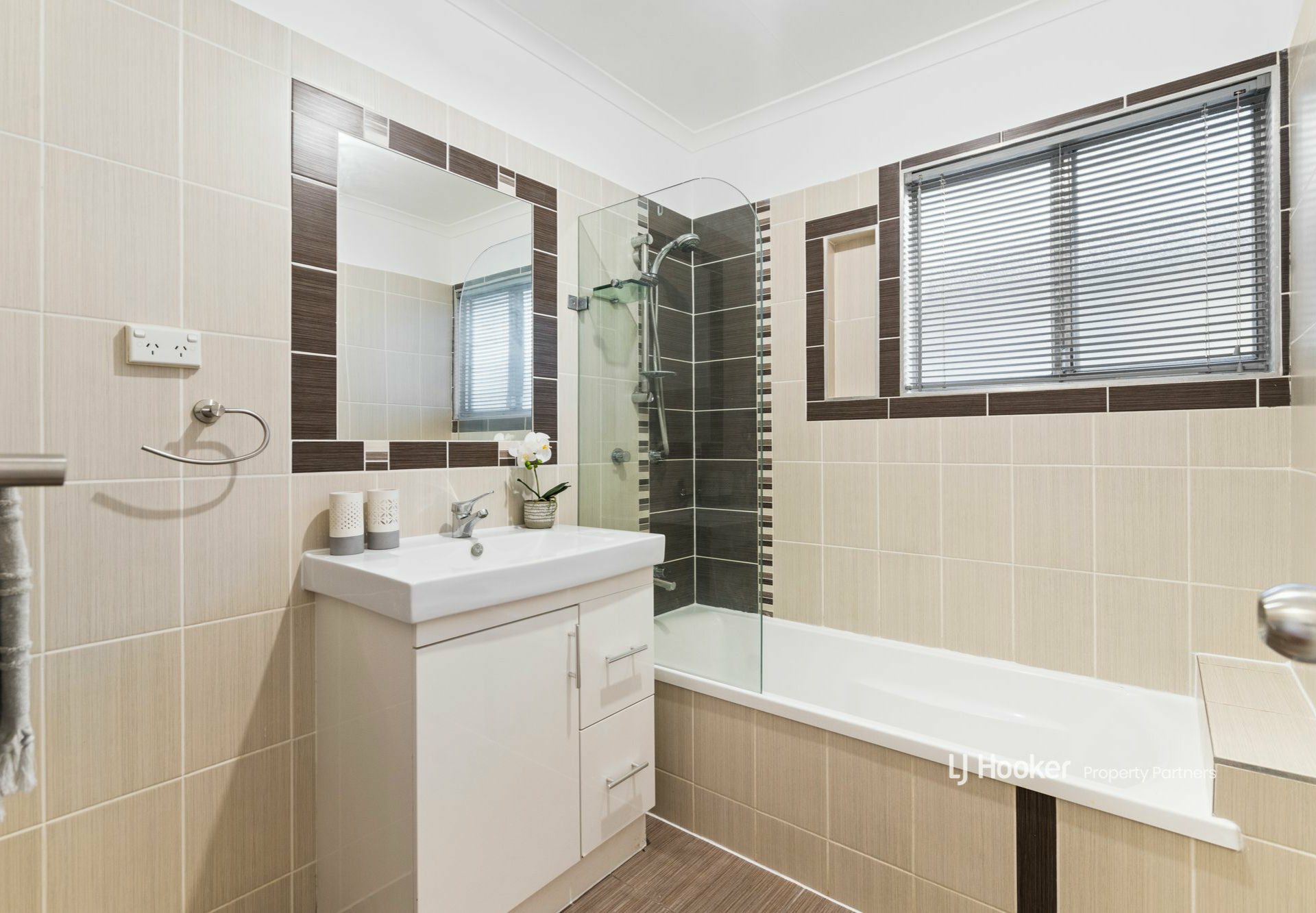 22 Saint Patrick Avenue, KURABY
