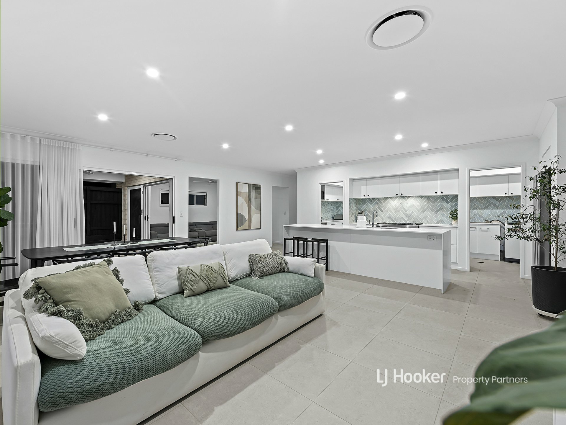 53 Davidson Circuit, PARK RIDGE