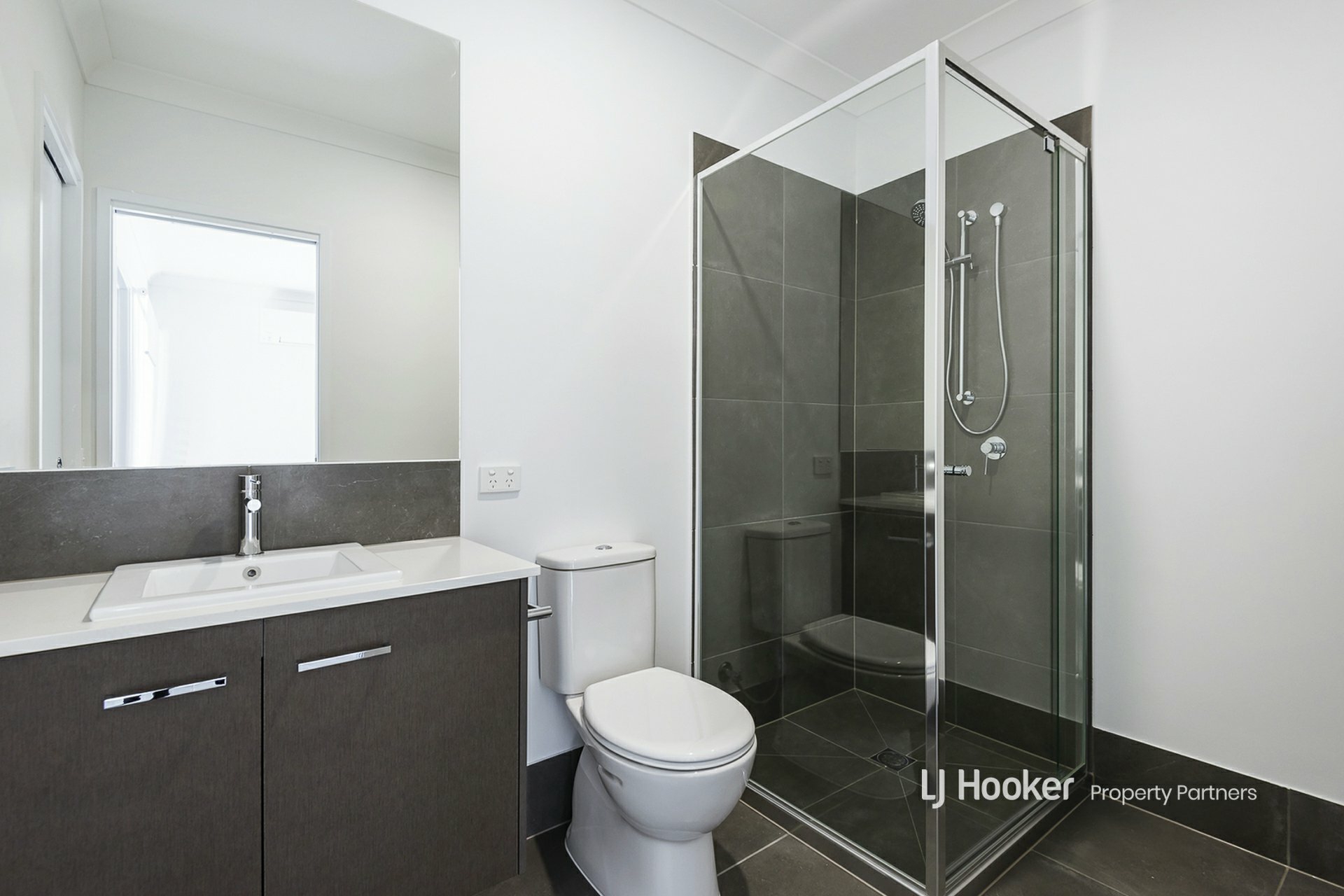 1 & 2/22A Monash Road, LOGANLEA