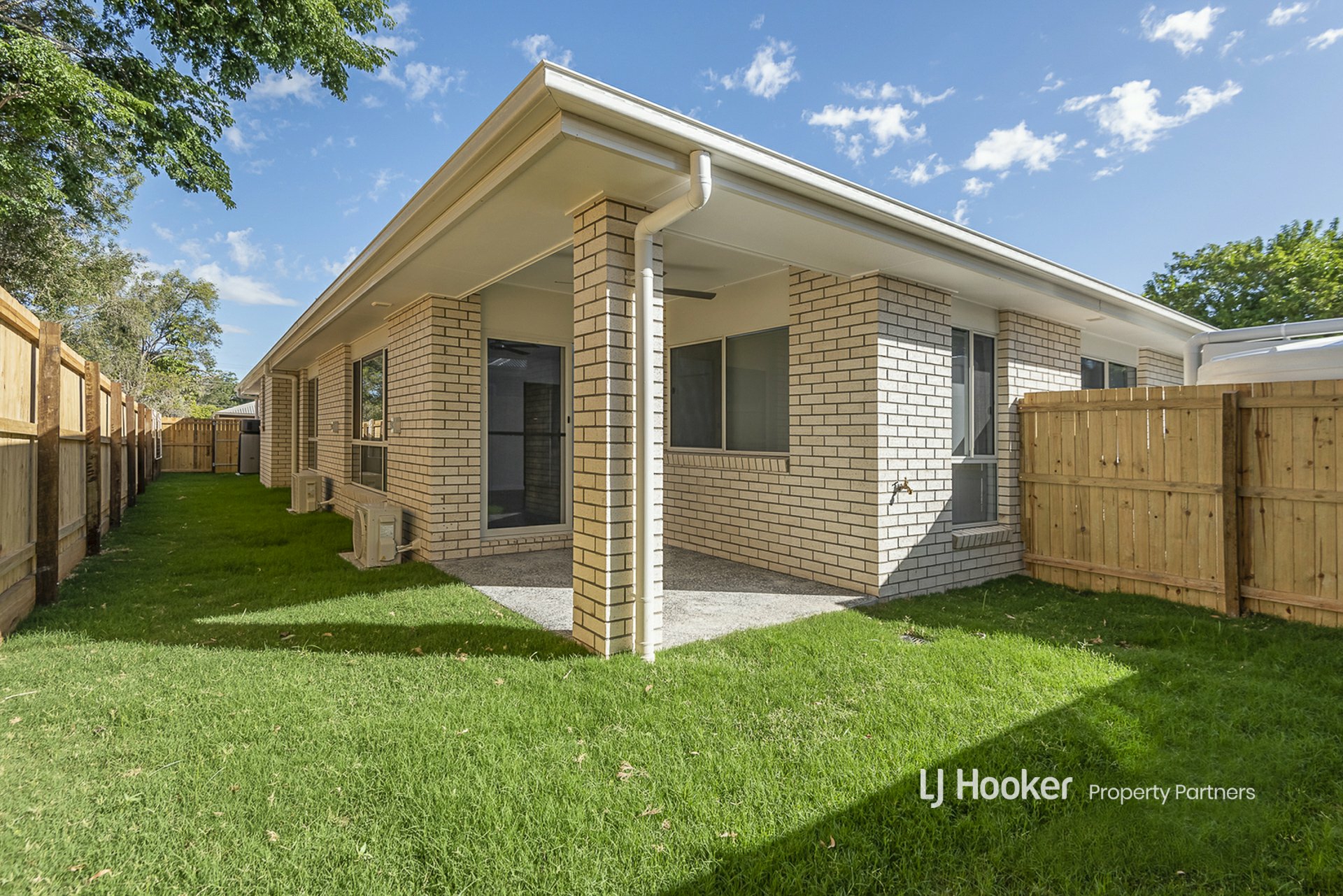 1 & 2/22A Monash Road, LOGANLEA