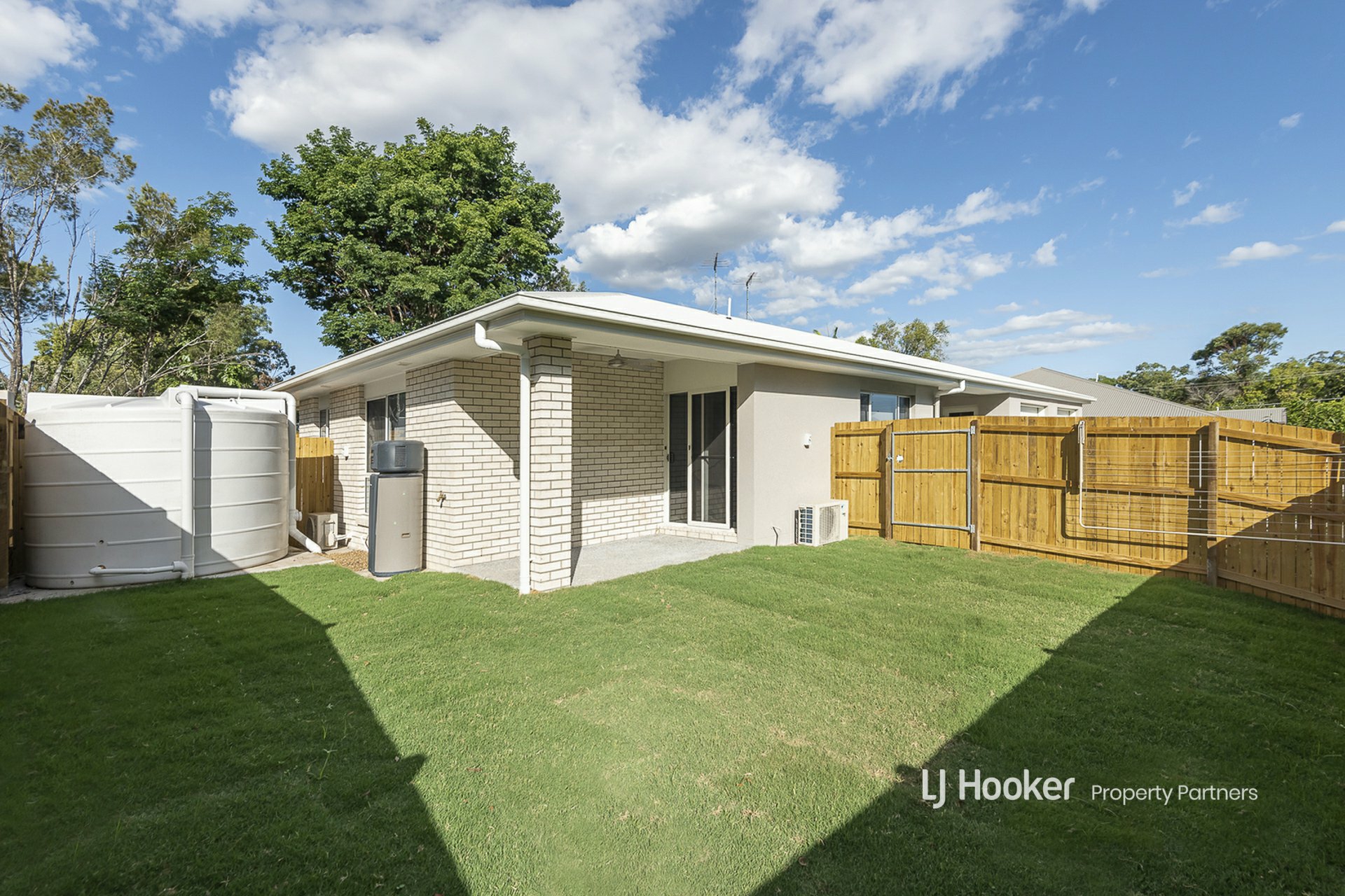 1 & 2/22A Monash Road, LOGANLEA