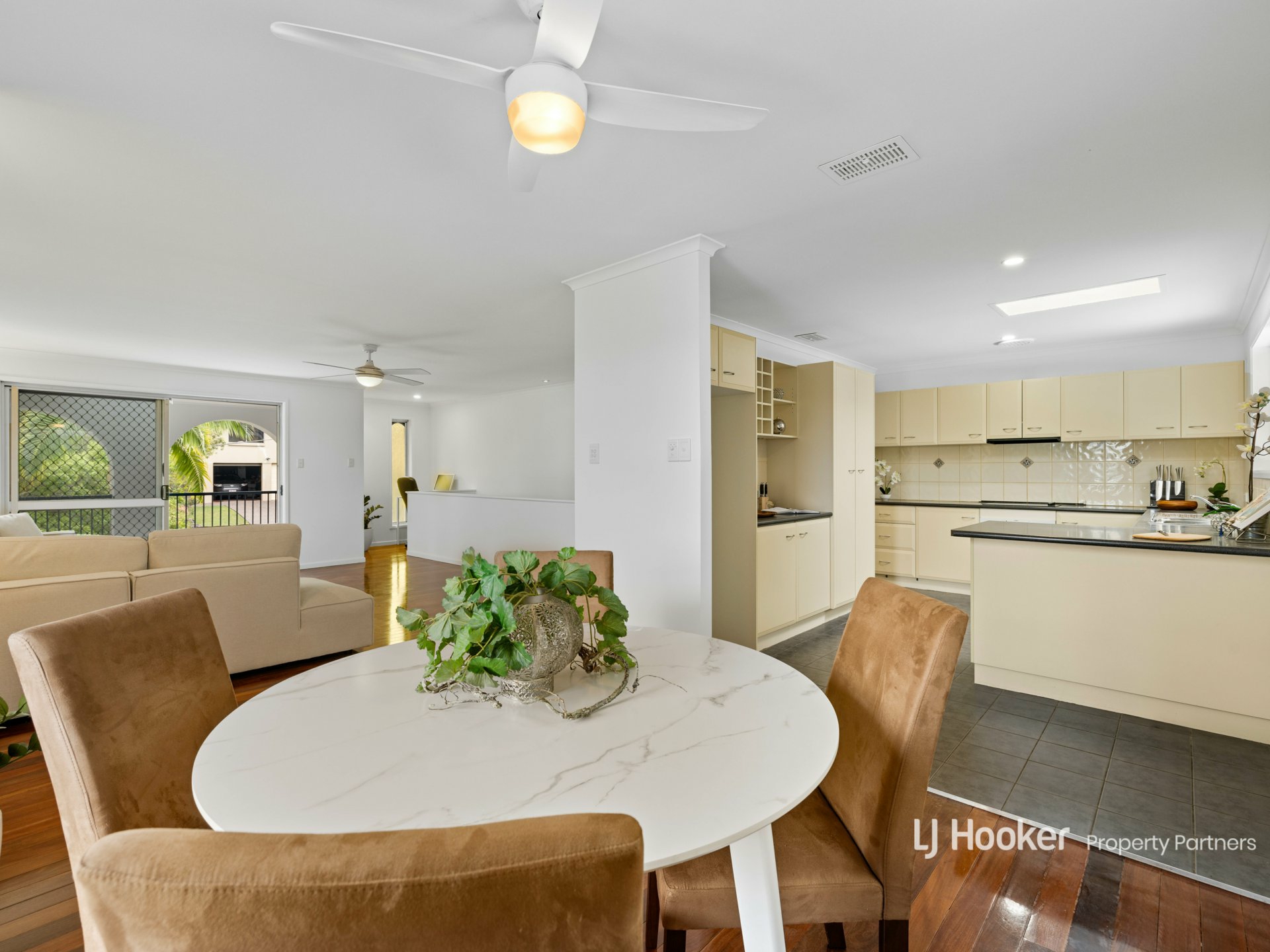 10 Clovelly Street, SUNNYBANK HILLS