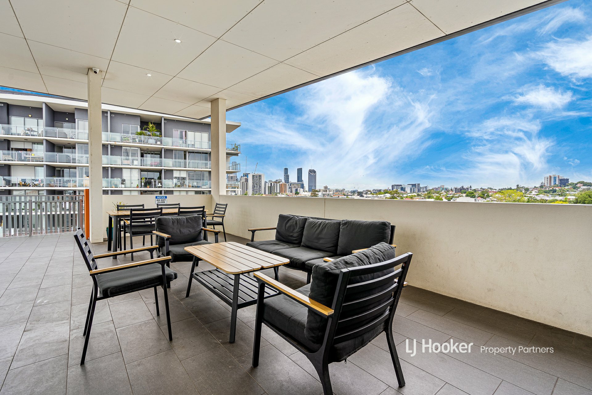 415/16 Beesley Street, WEST END