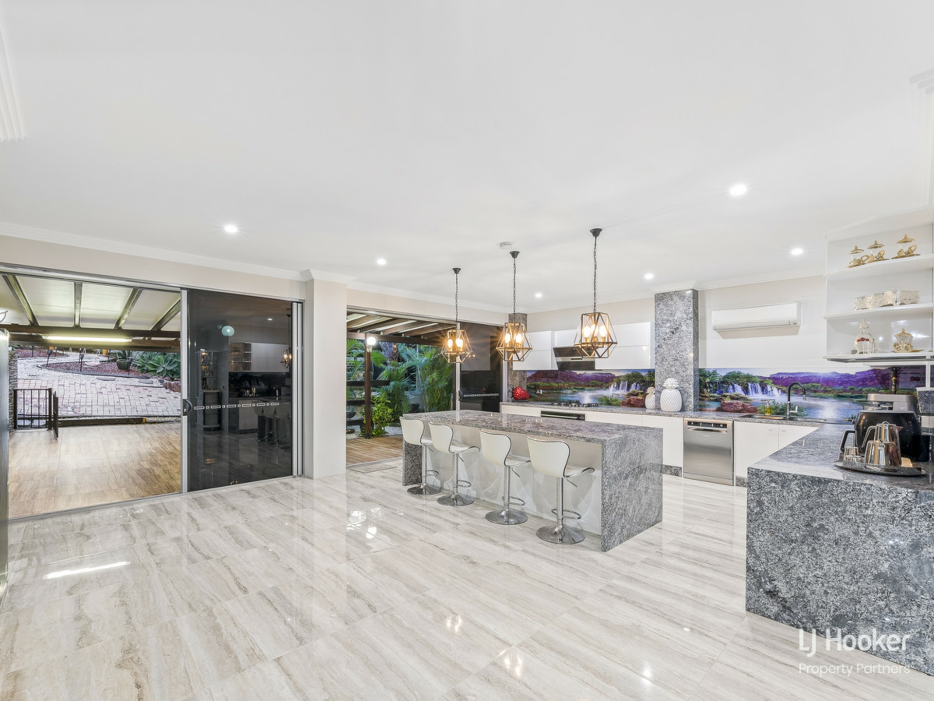 19 Taylor Place, MACKENZIE