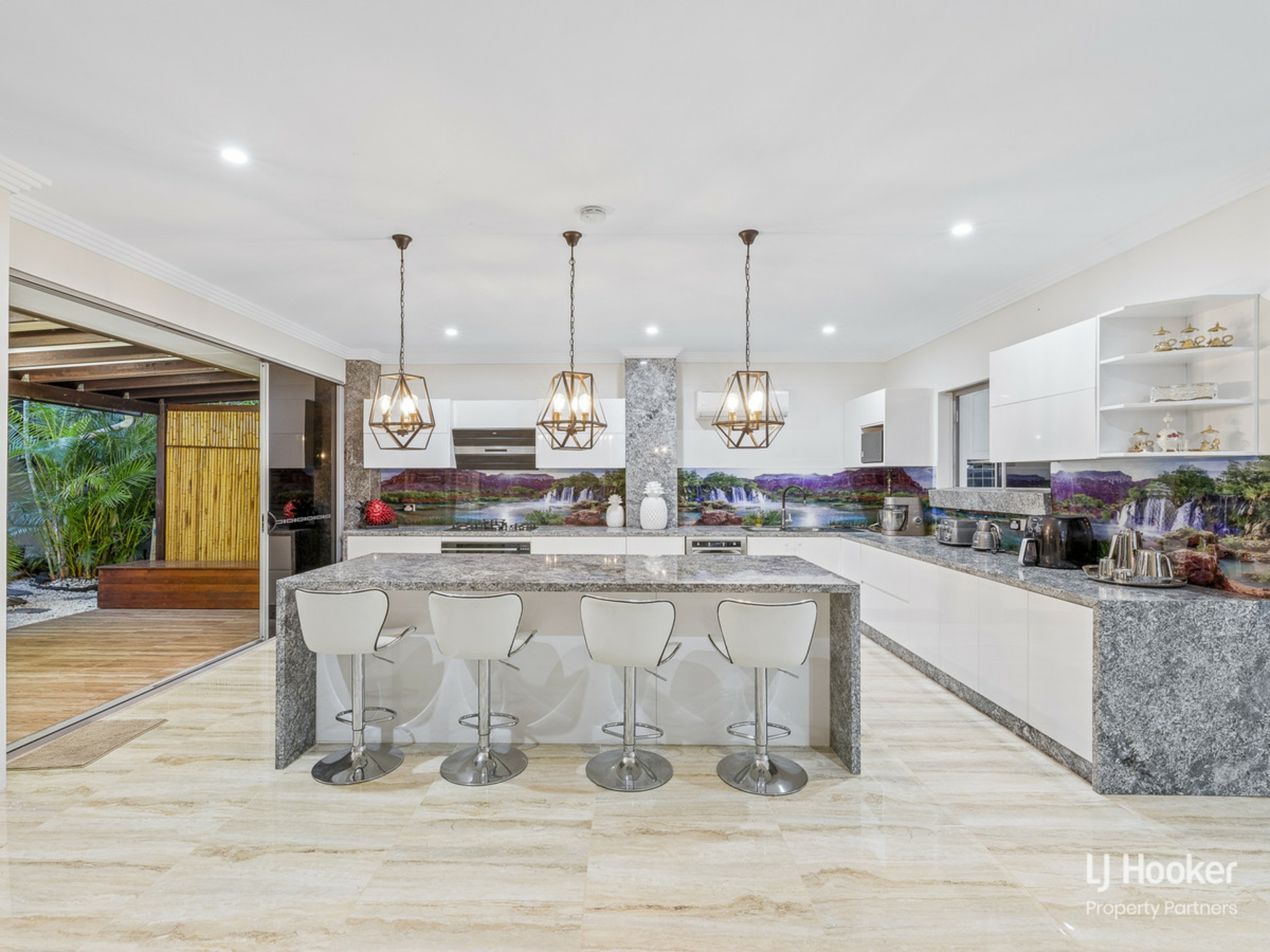19 Taylor Place, MACKENZIE