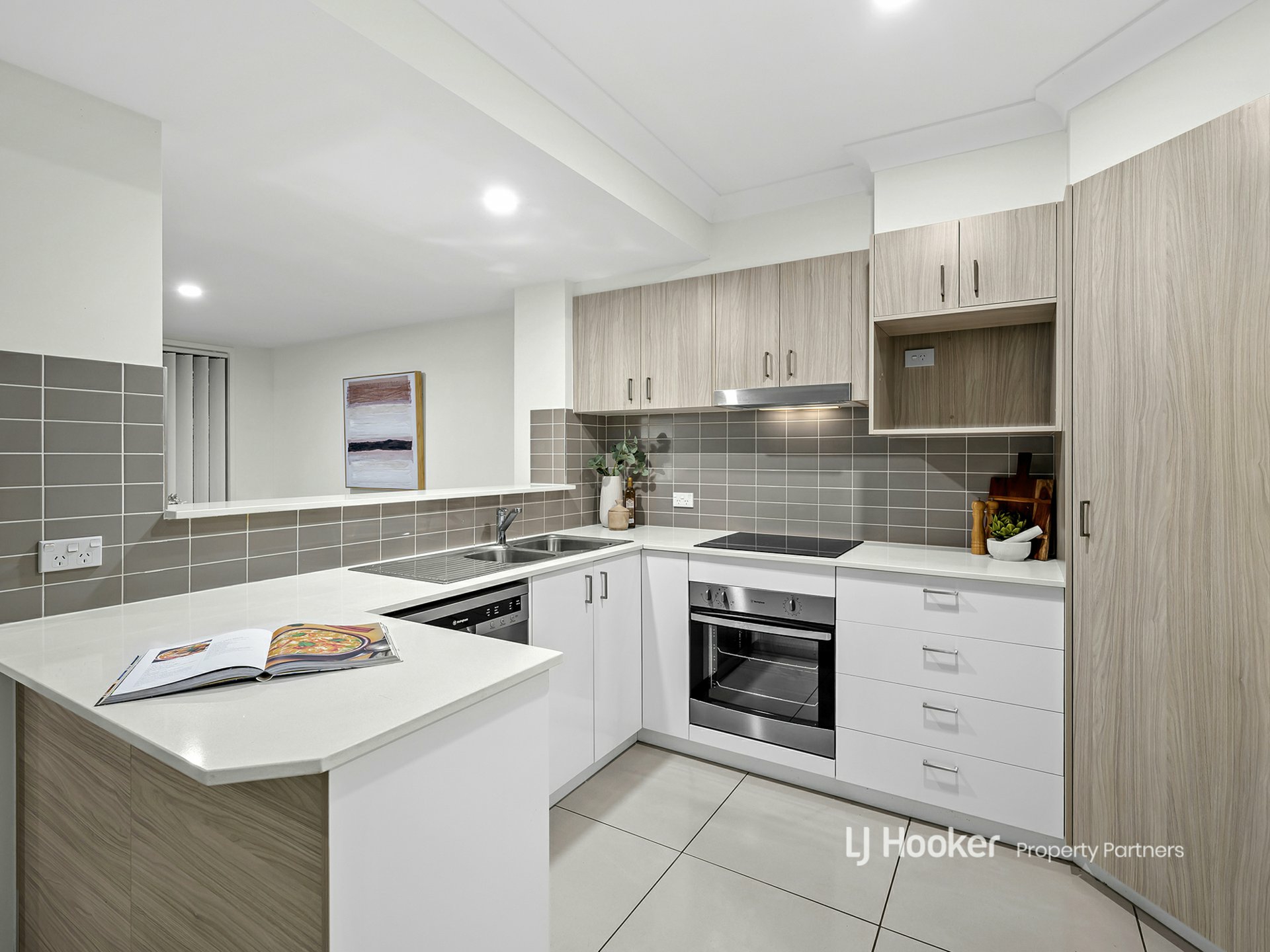 23/109 Dalmeny Street — photo 4 of 17