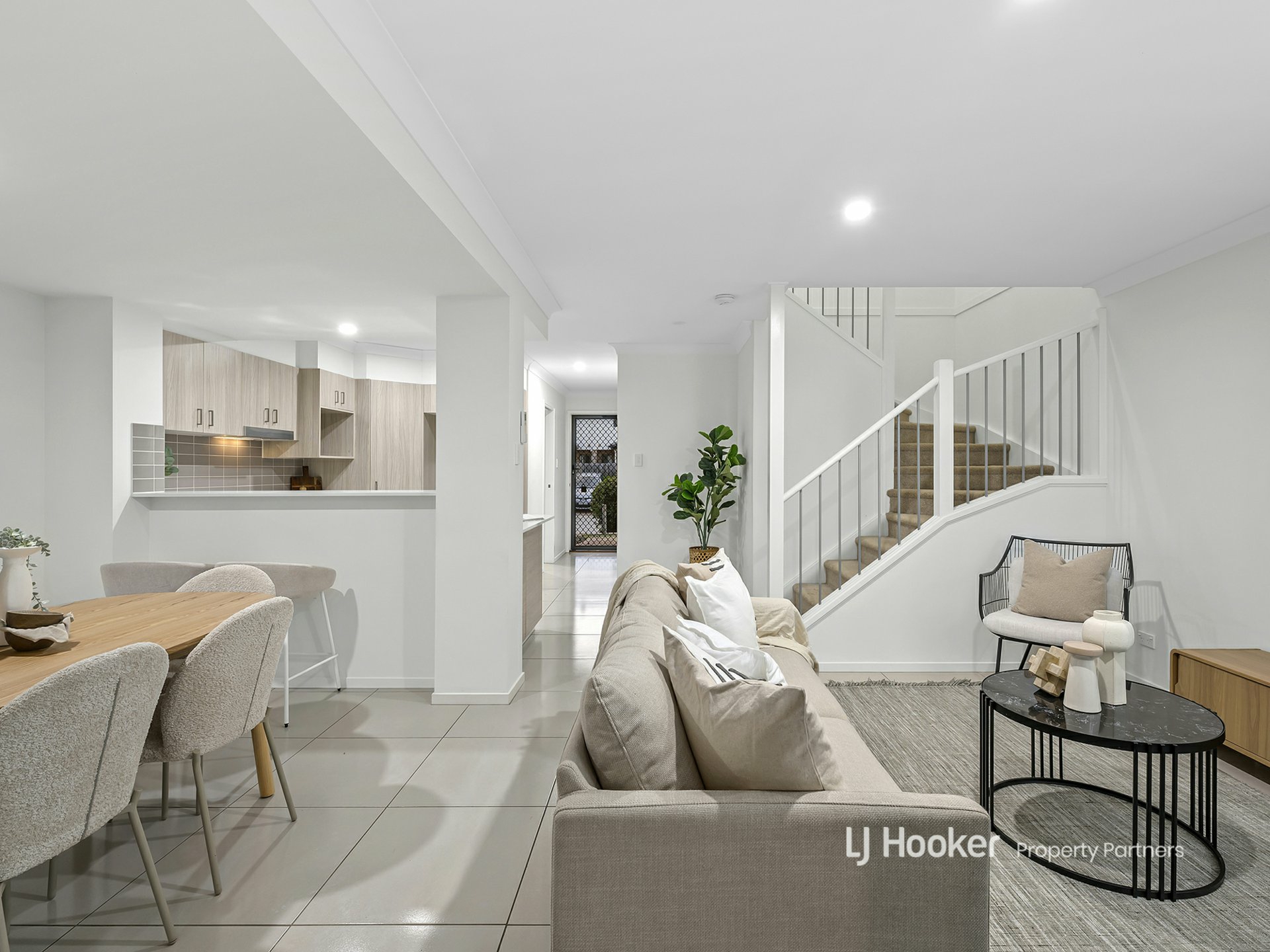 23/109 Dalmeny Street — photo 5 of 17