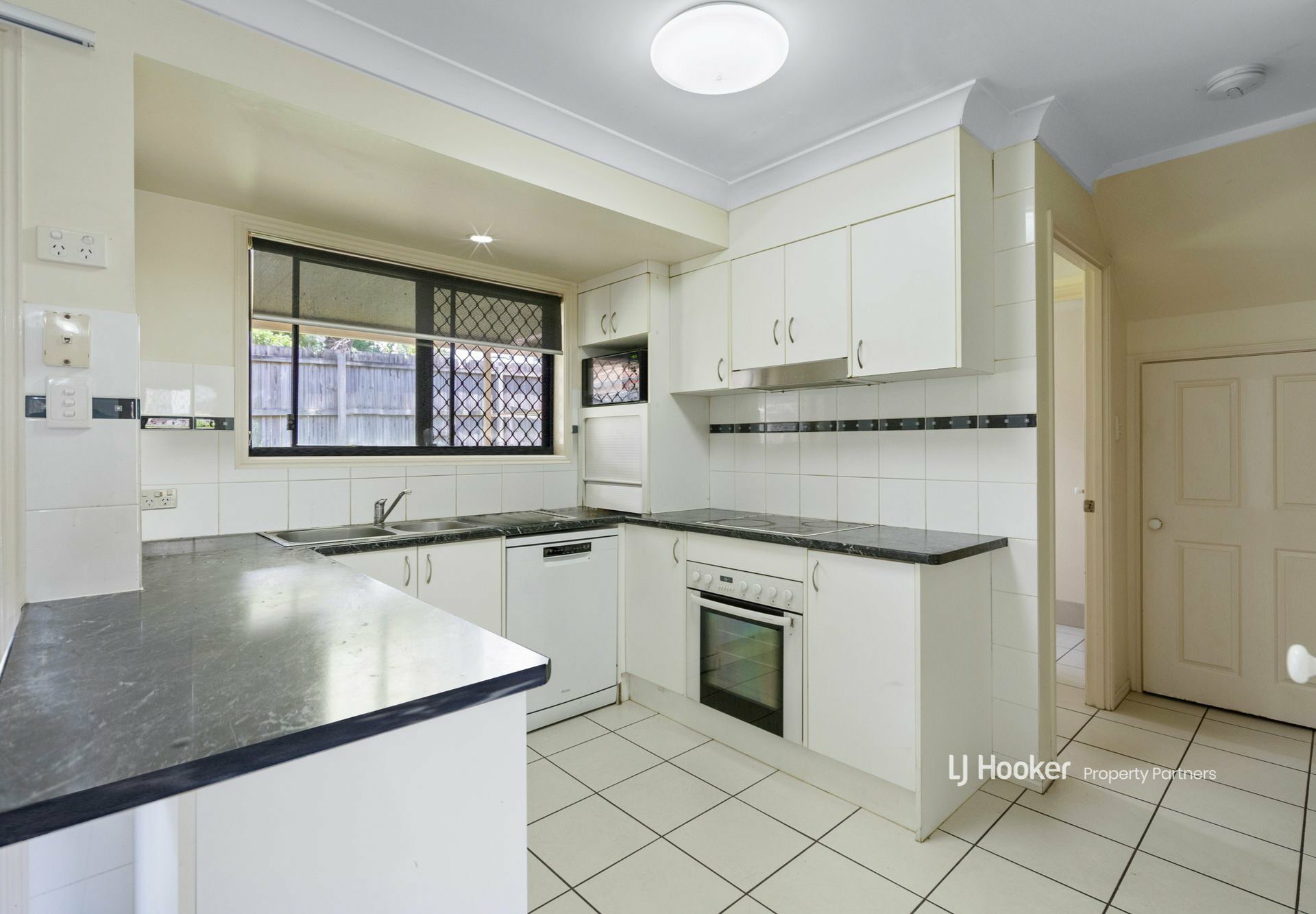 2/160 Chesterfield Crescent, KURABY