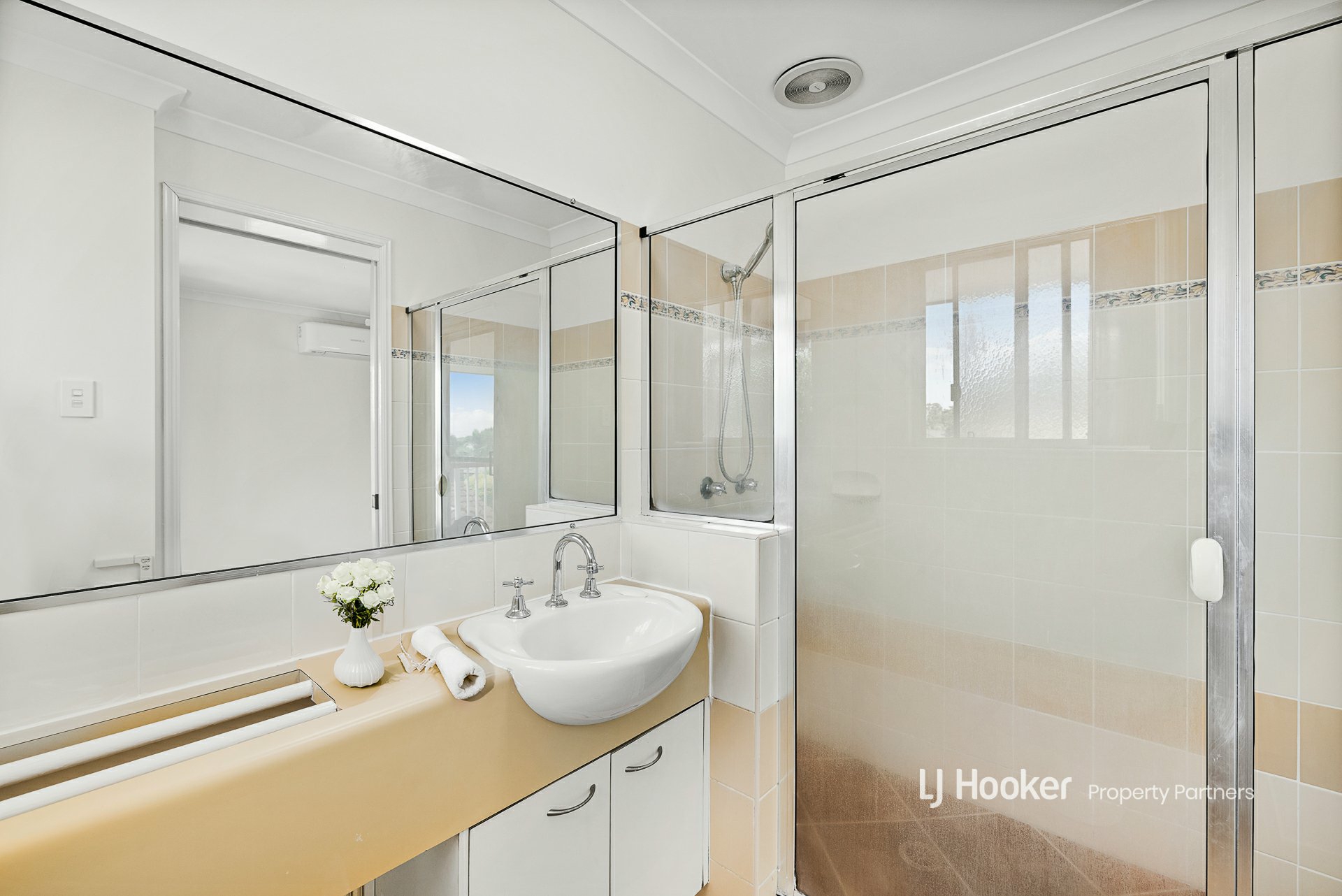28/8 Honeysuckle Way, CALAMVALE