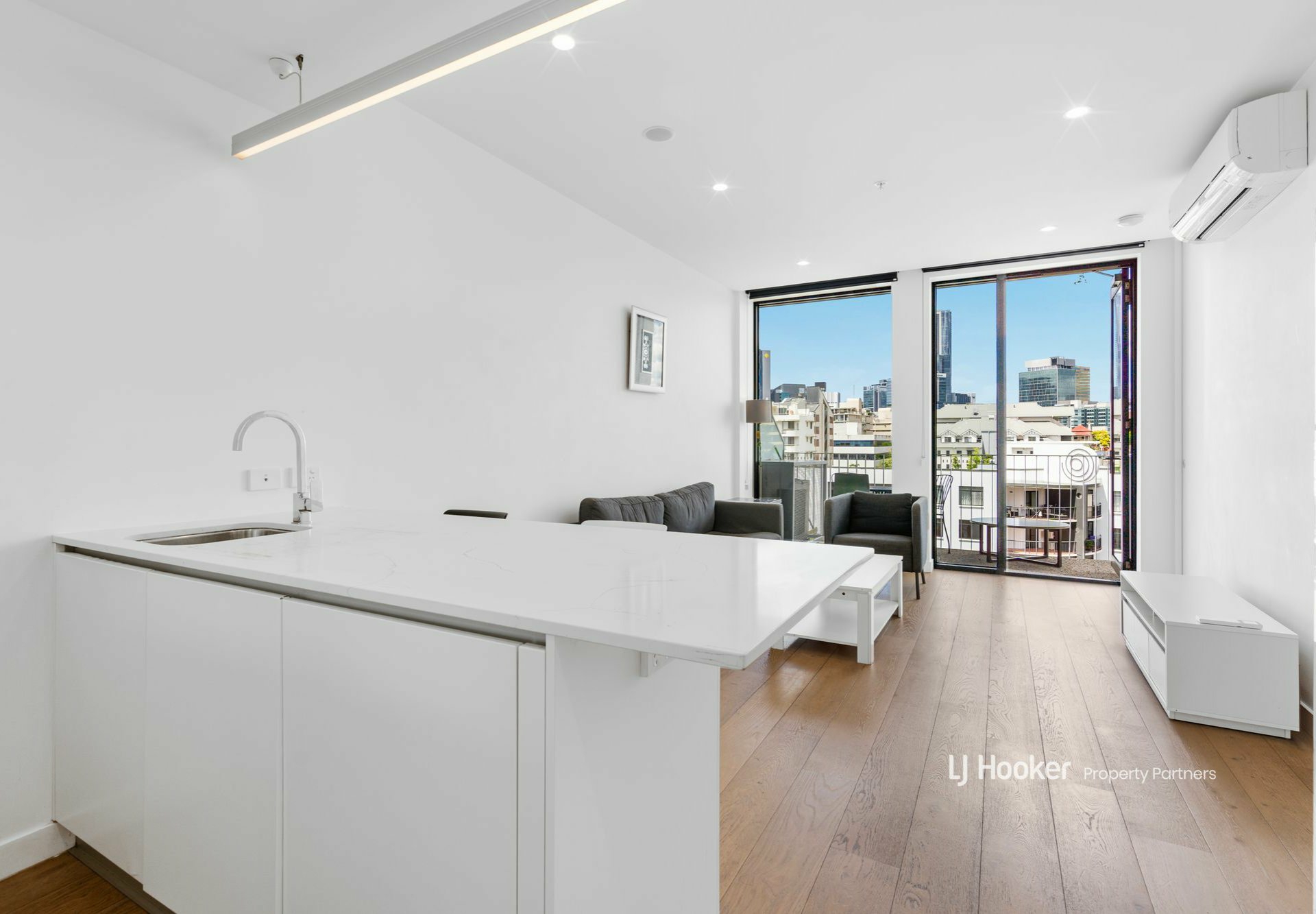 919/477 Boundary Street, SPRING HILL