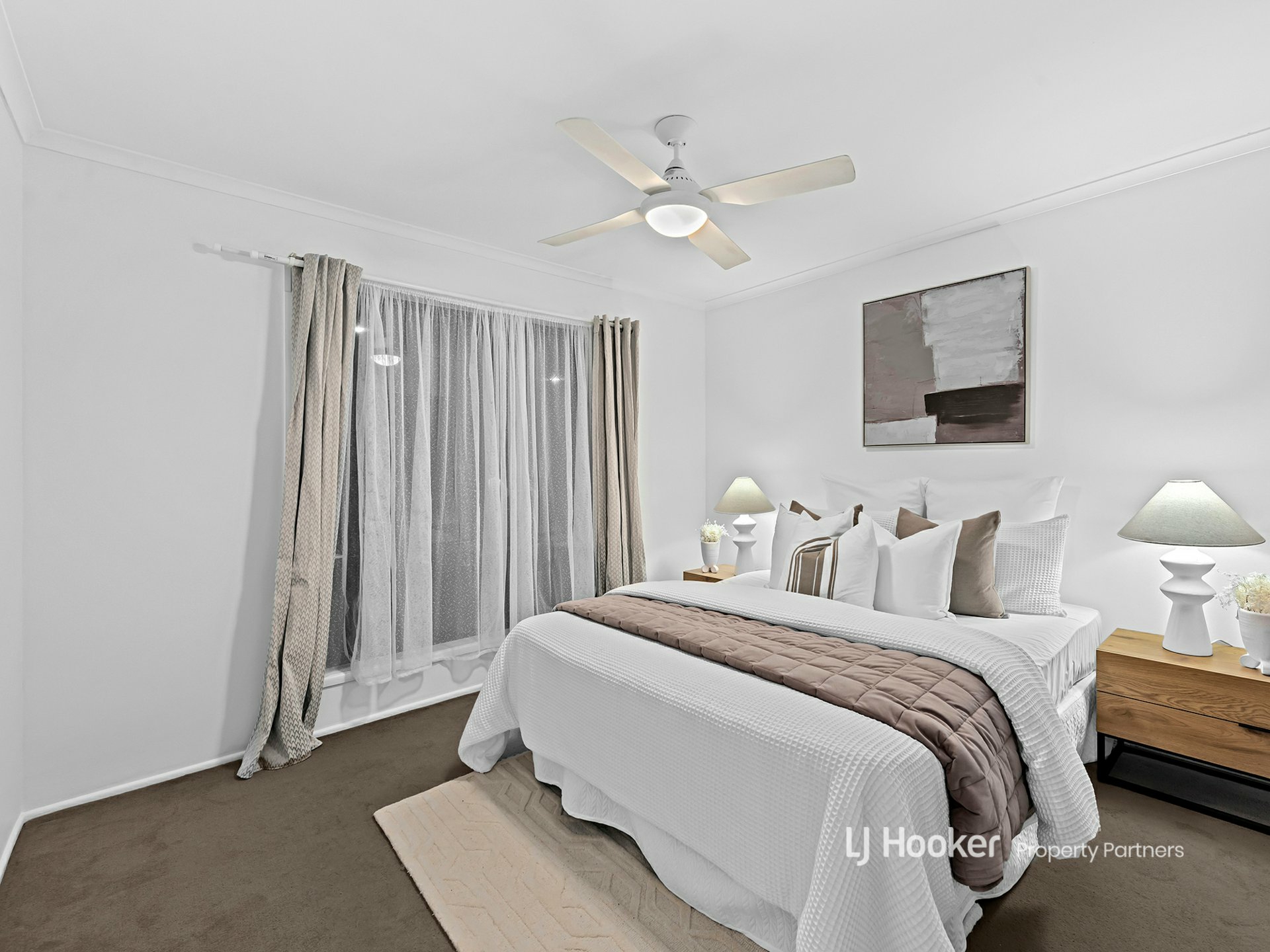 2 Knightsbridge Crescent, ROCHEDALE SOUTH