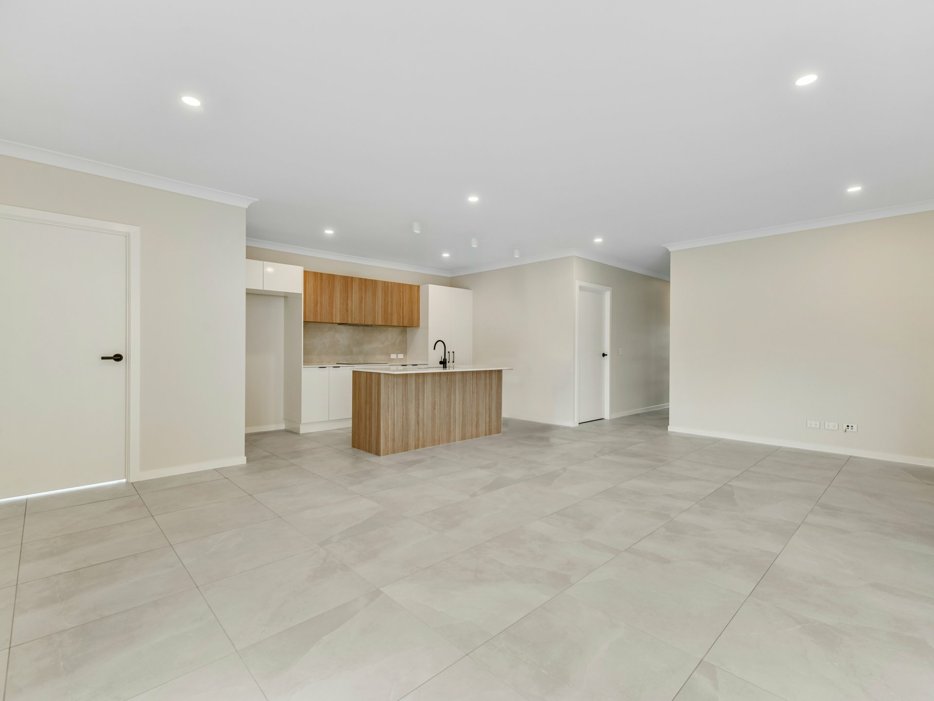 16 Cosmos Place, FLAGSTONE