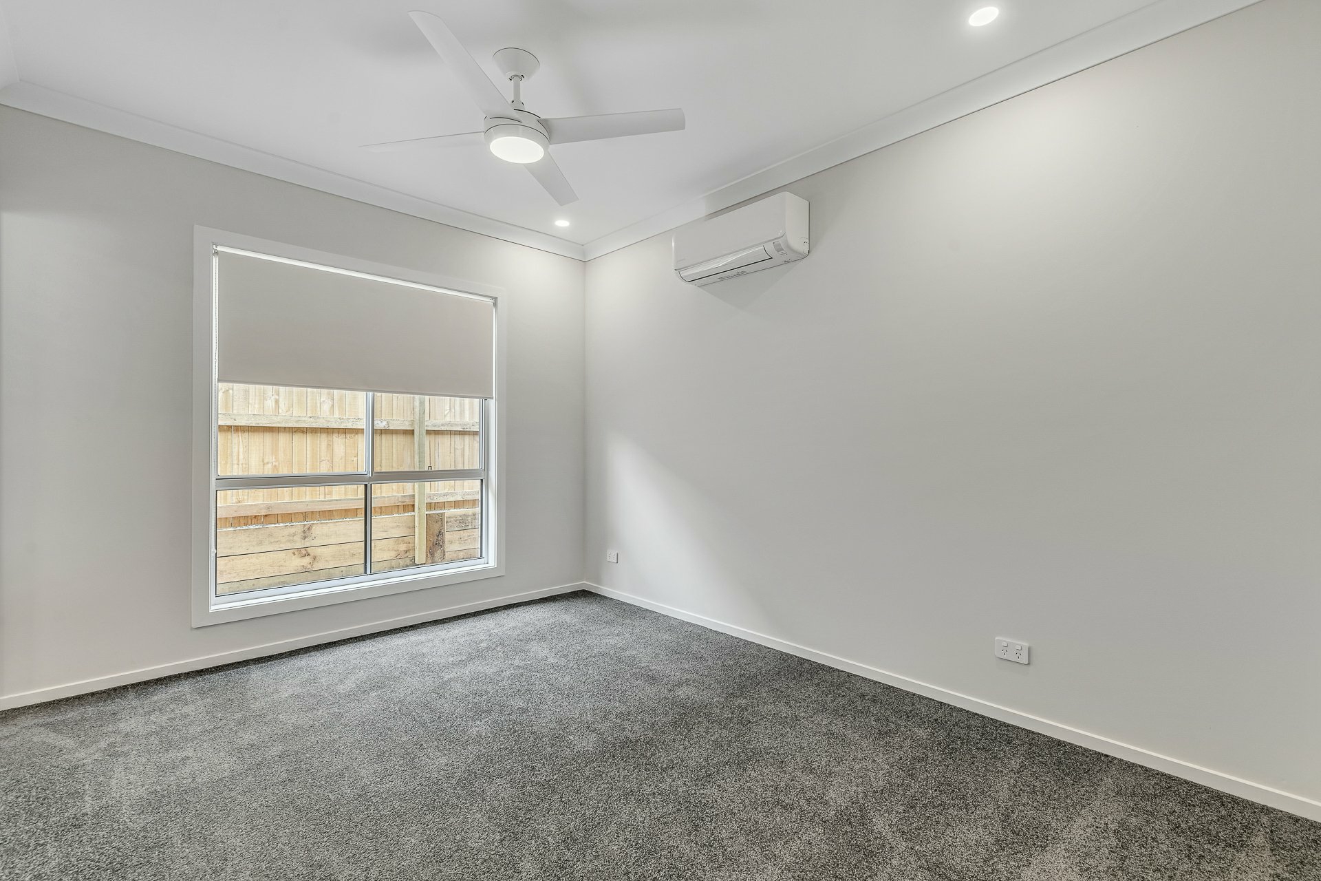 16 Cosmos Place, FLAGSTONE