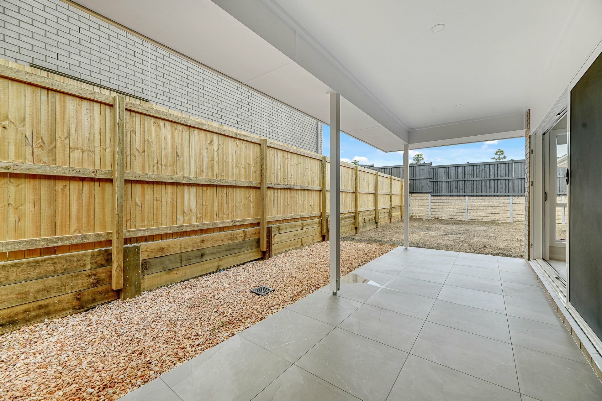 16 Cosmos Place, FLAGSTONE
