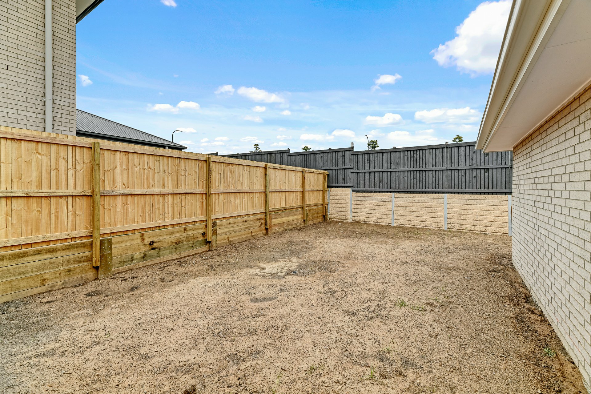 16 Cosmos Place, FLAGSTONE