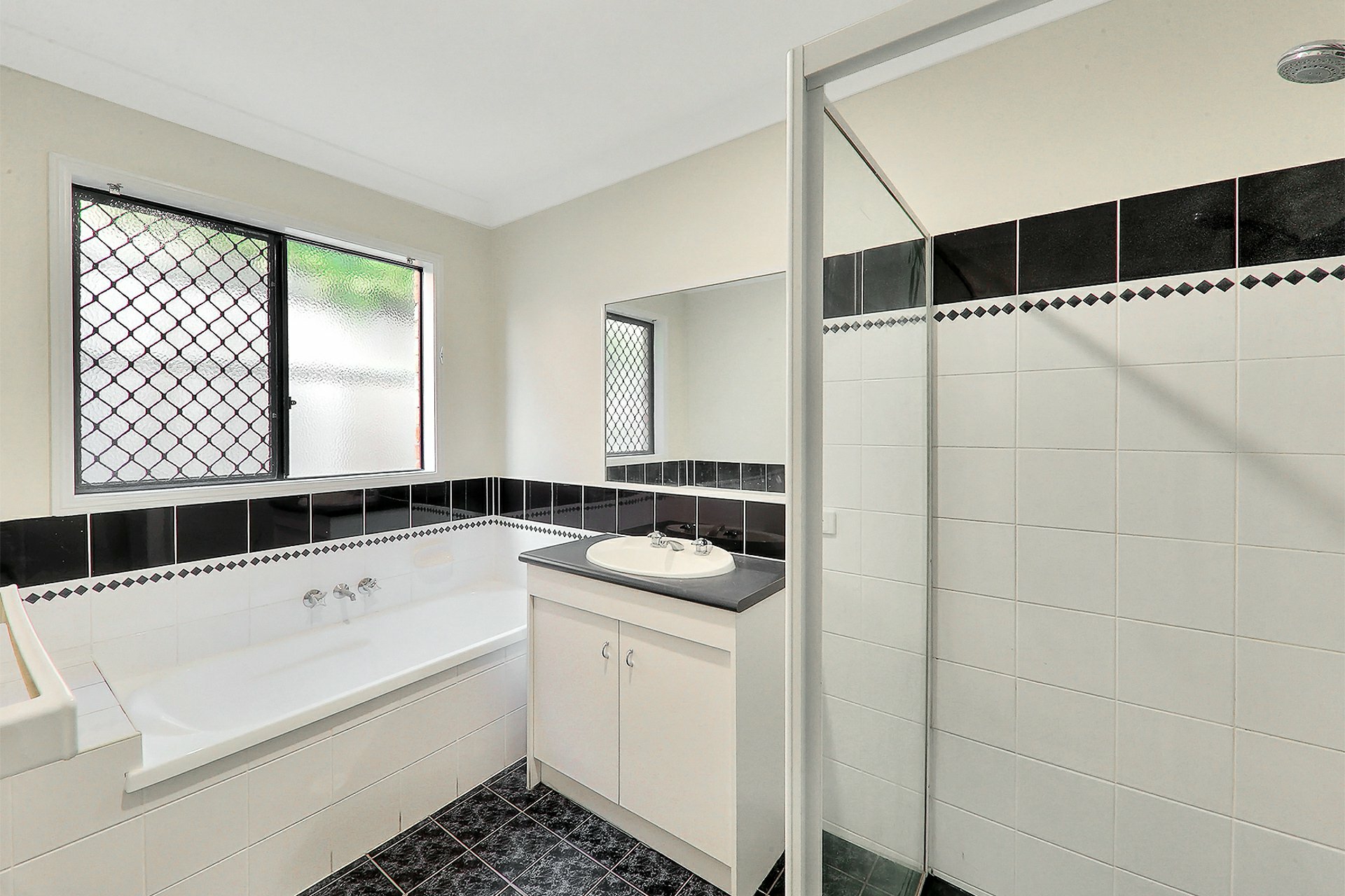 2 Mount Walker Court, ALGESTER