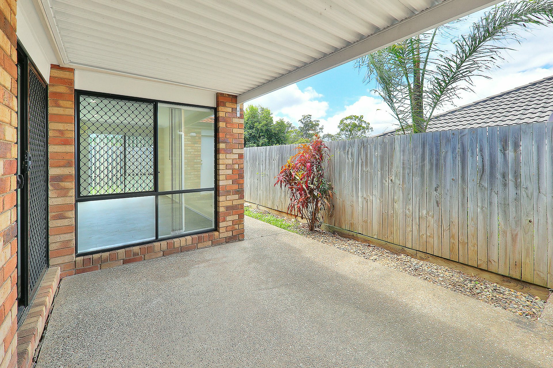 2 Mount Walker Court, ALGESTER