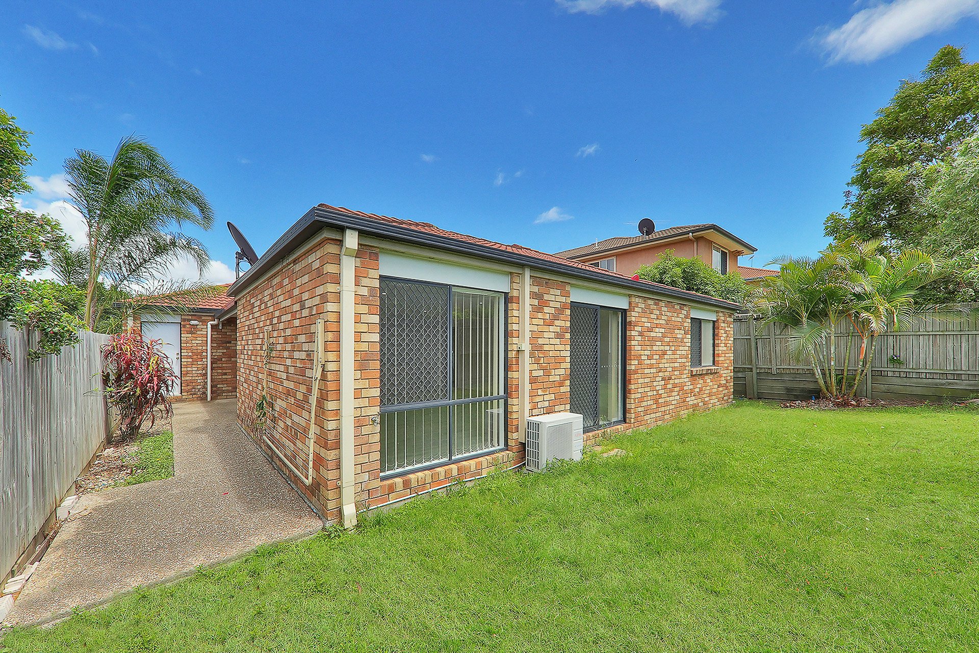2 Mount Walker Court, ALGESTER