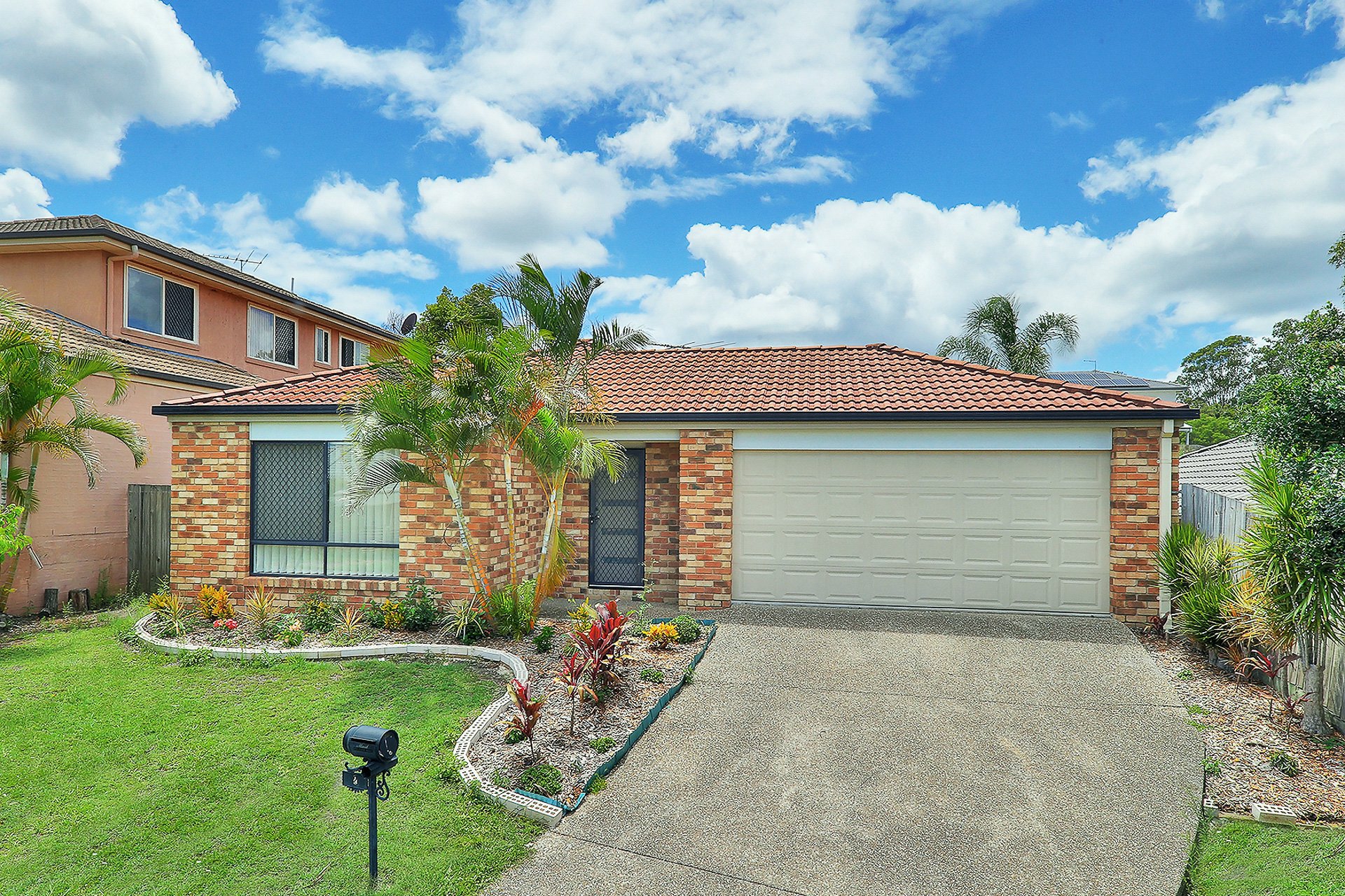 2 Mount Walker Court, ALGESTER
