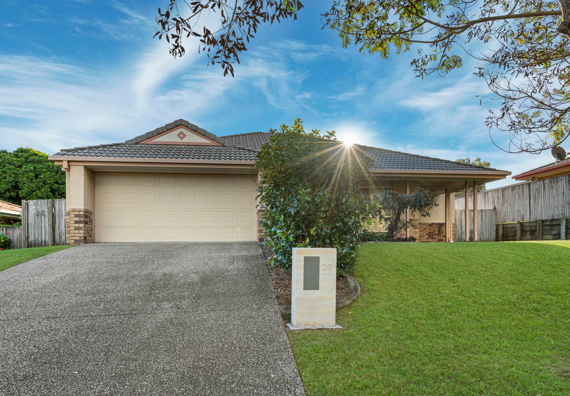 29 Newland Crescent, PARKINSON