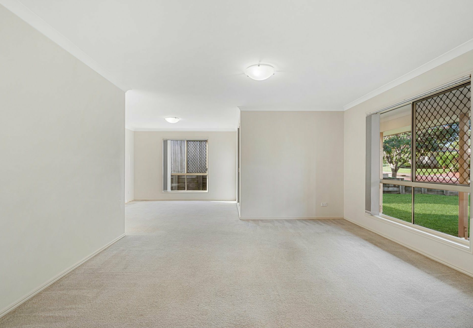 29 Newland Crescent, PARKINSON