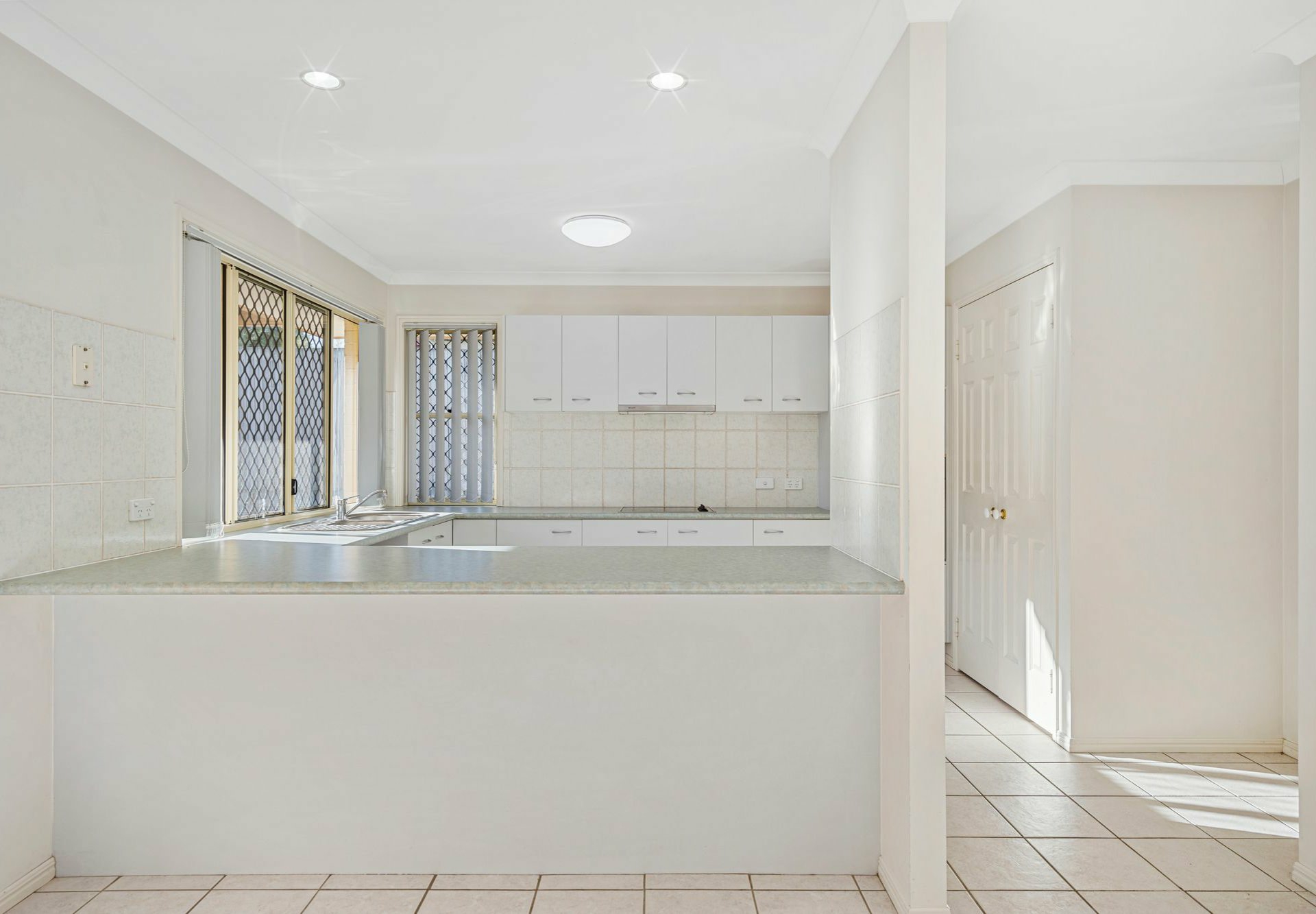 29 Newland Crescent, PARKINSON
