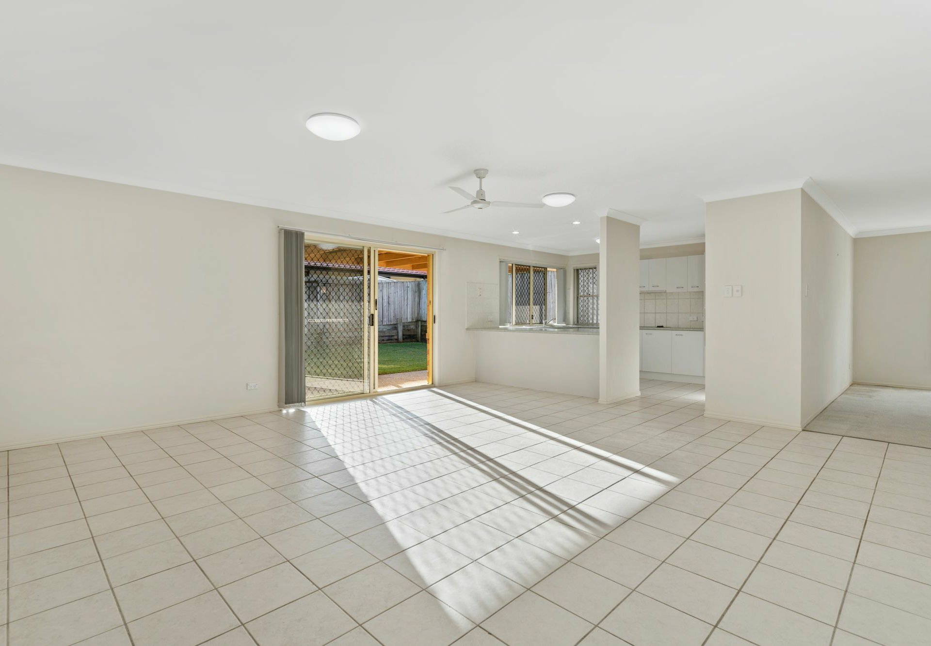29 Newland Crescent, PARKINSON