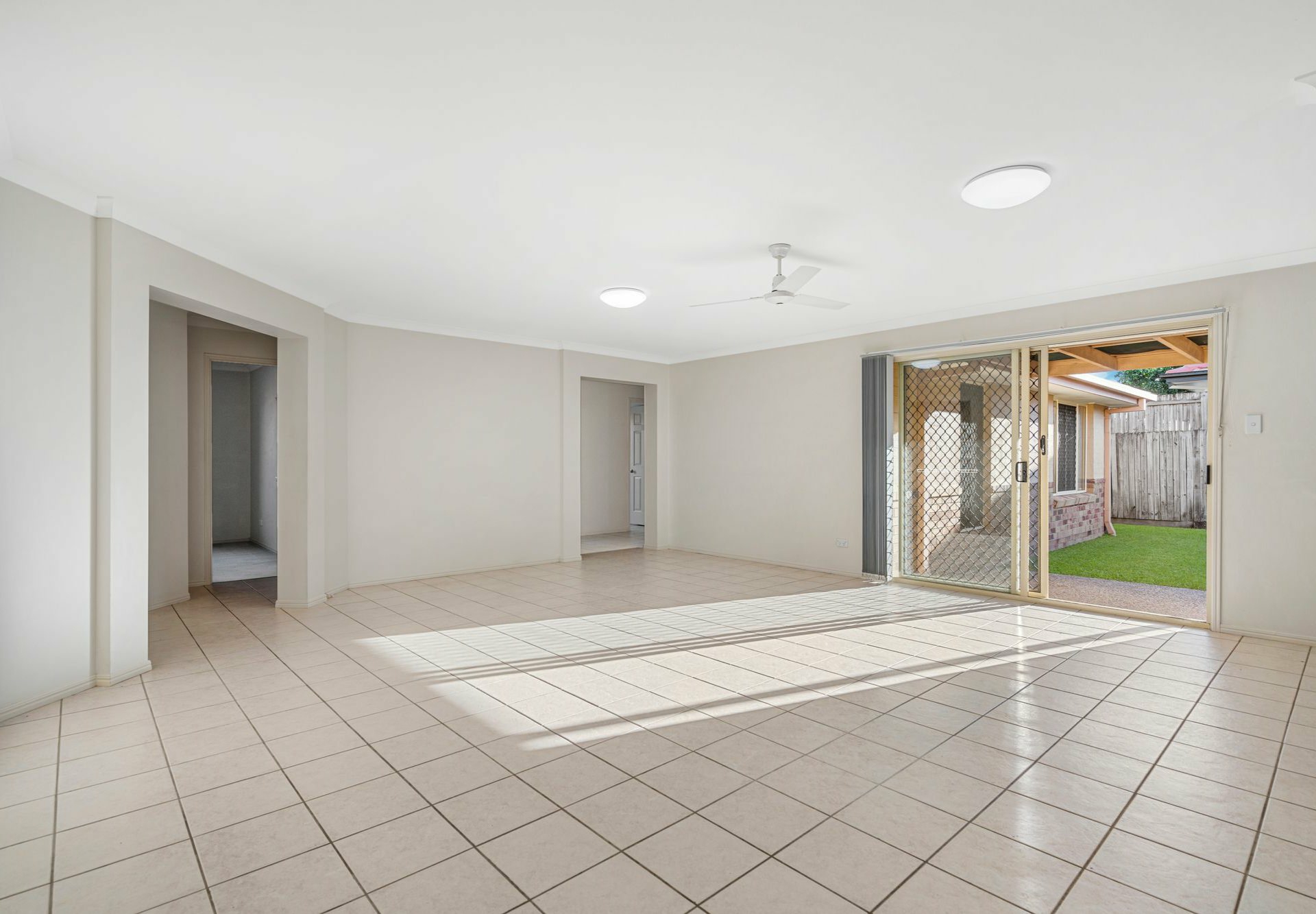 29 Newland Crescent, PARKINSON
