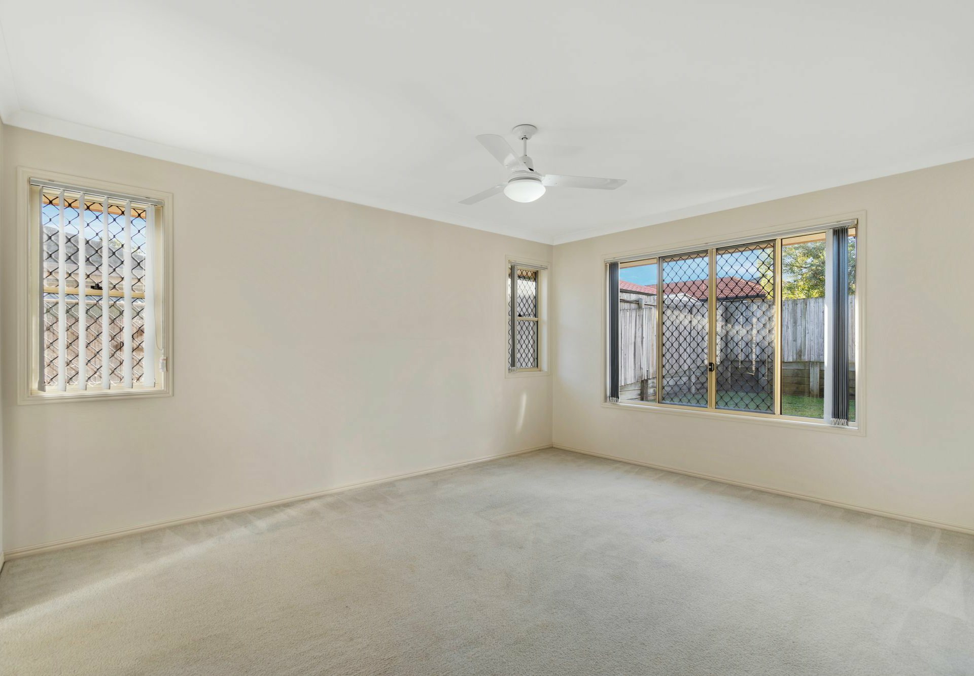 29 Newland Crescent, PARKINSON
