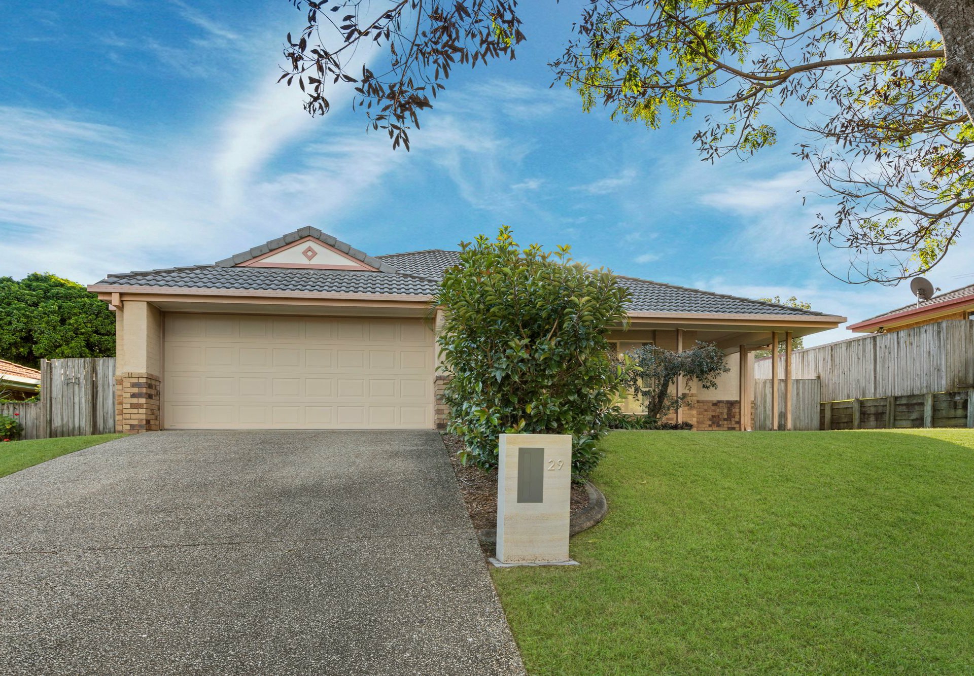 29 Newland Crescent, PARKINSON