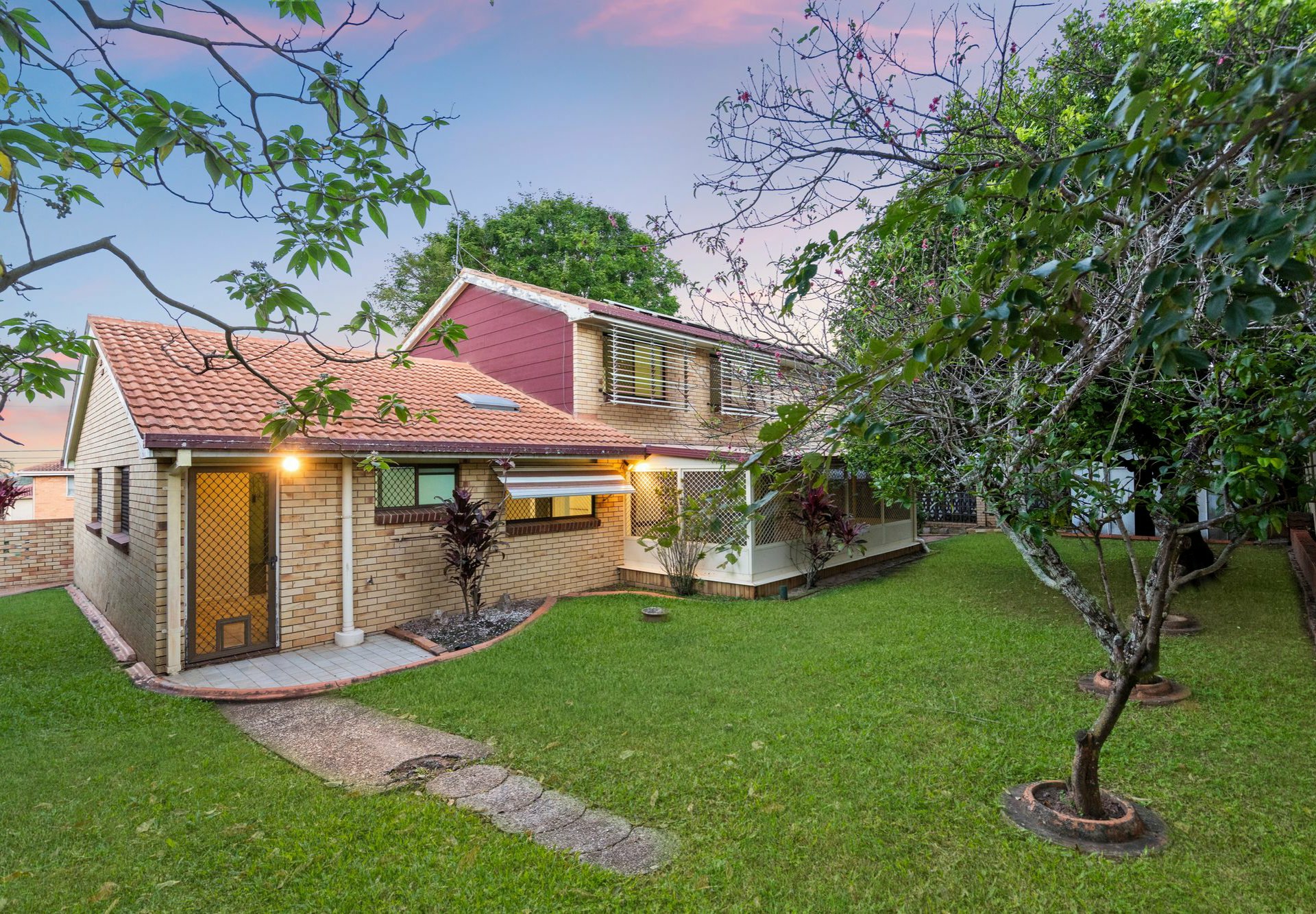 10 Genoa Street, MACGREGOR