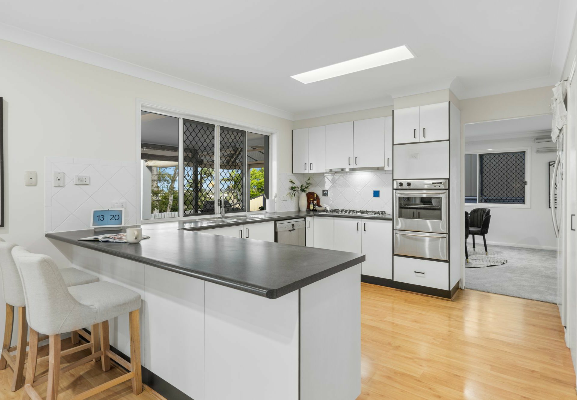 5 Outlook Place, KURABY