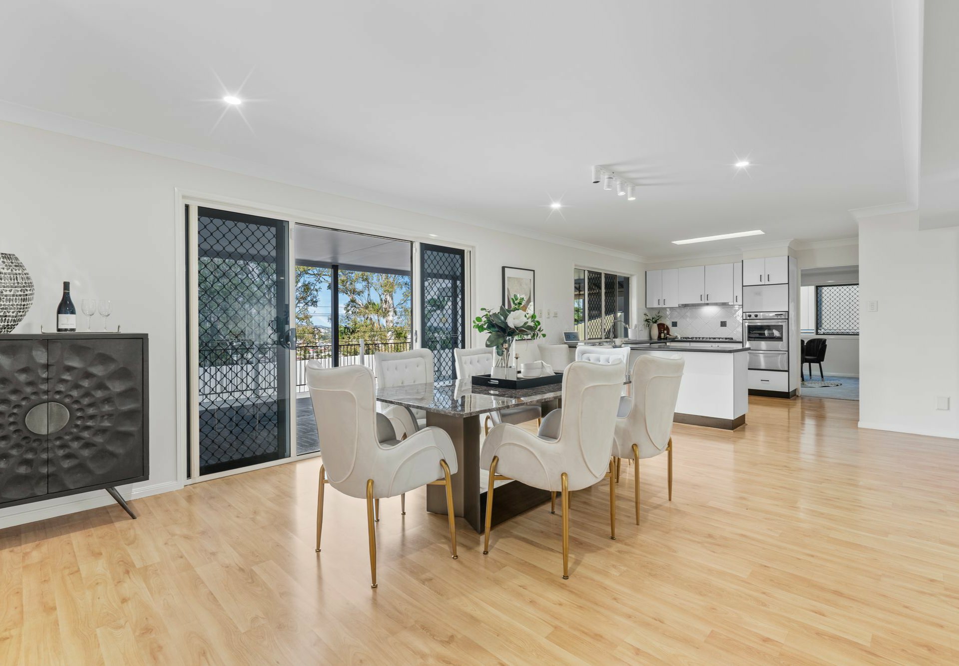5 Outlook Place, KURABY