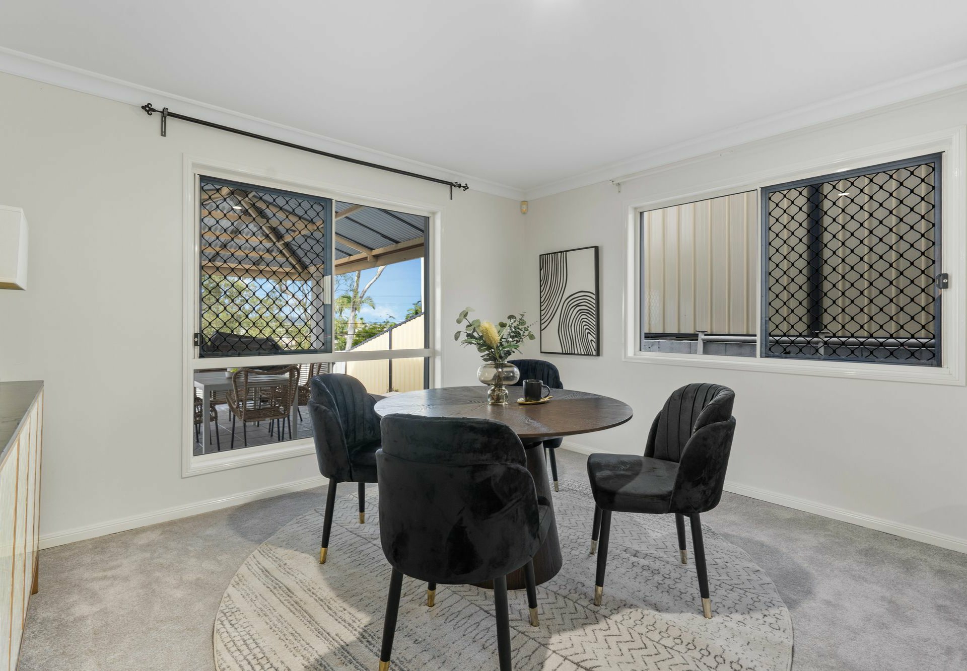 5 Outlook Place, KURABY