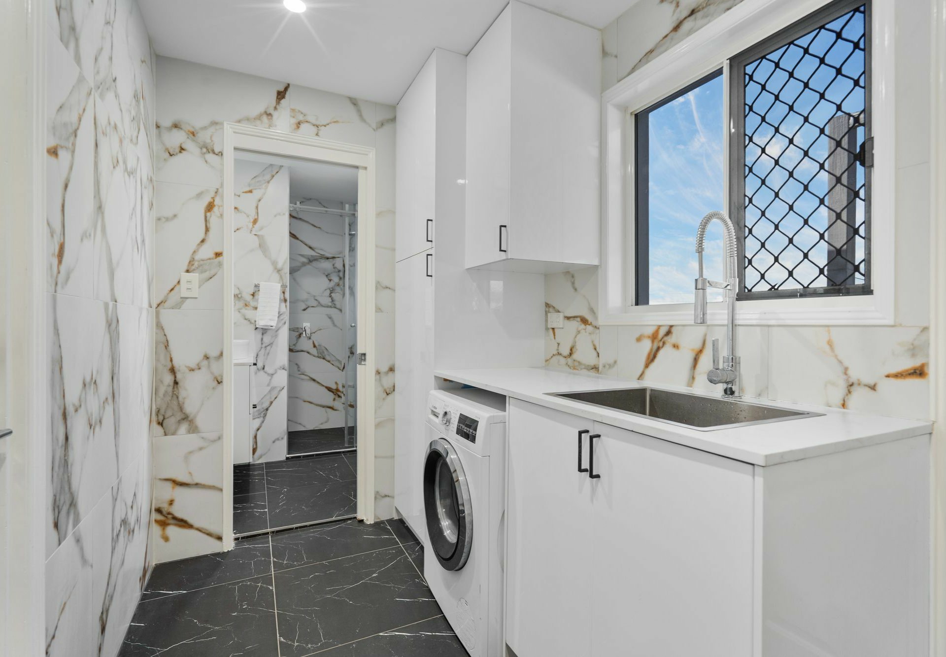 5 Outlook Place, KURABY