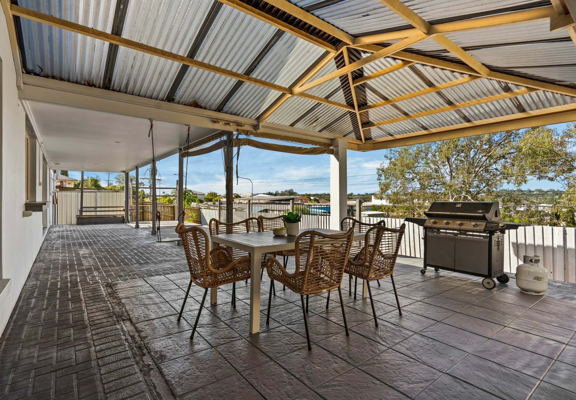 5 Outlook Place, KURABY