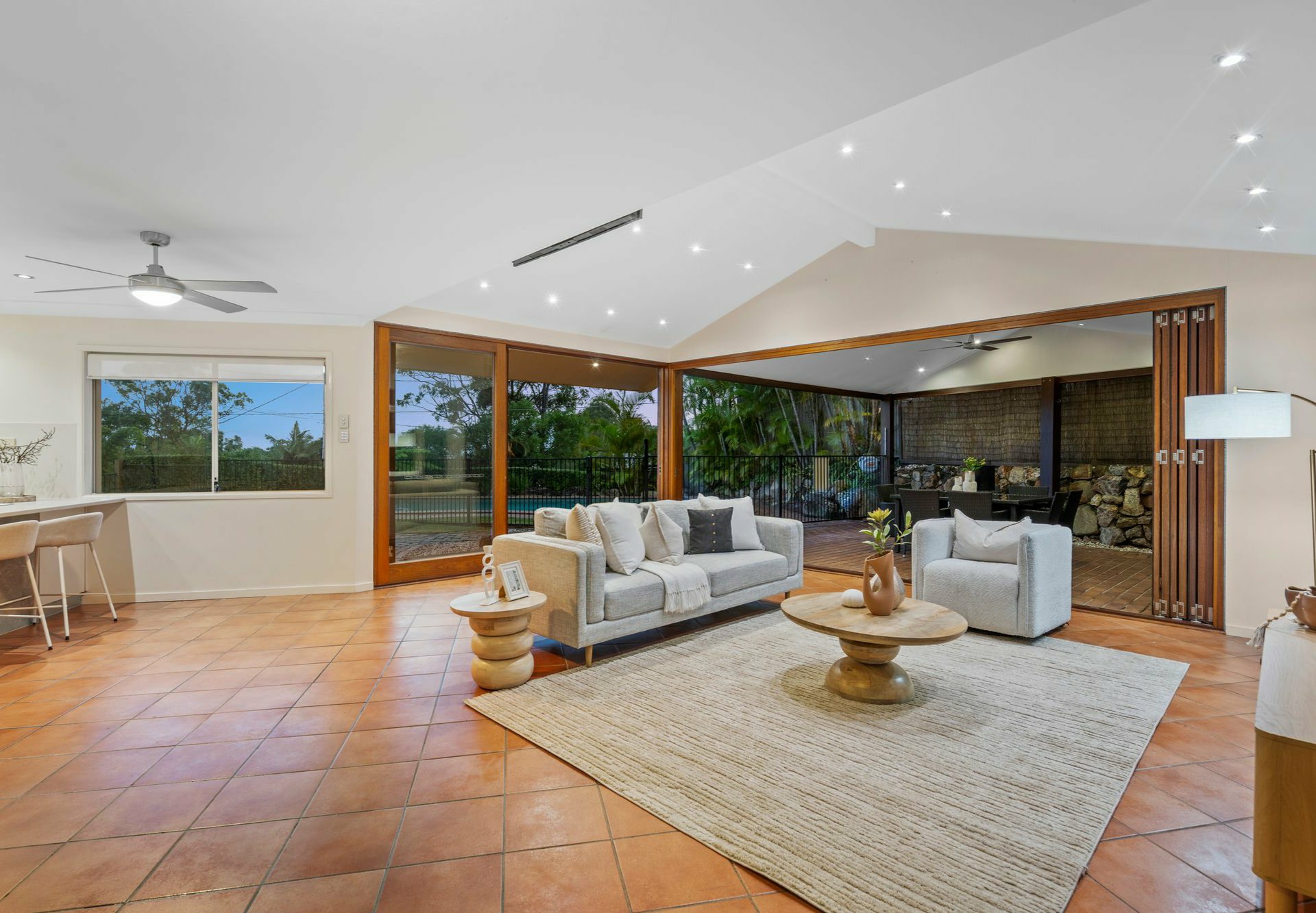16 Cynthia Crescent, SPRINGWOOD