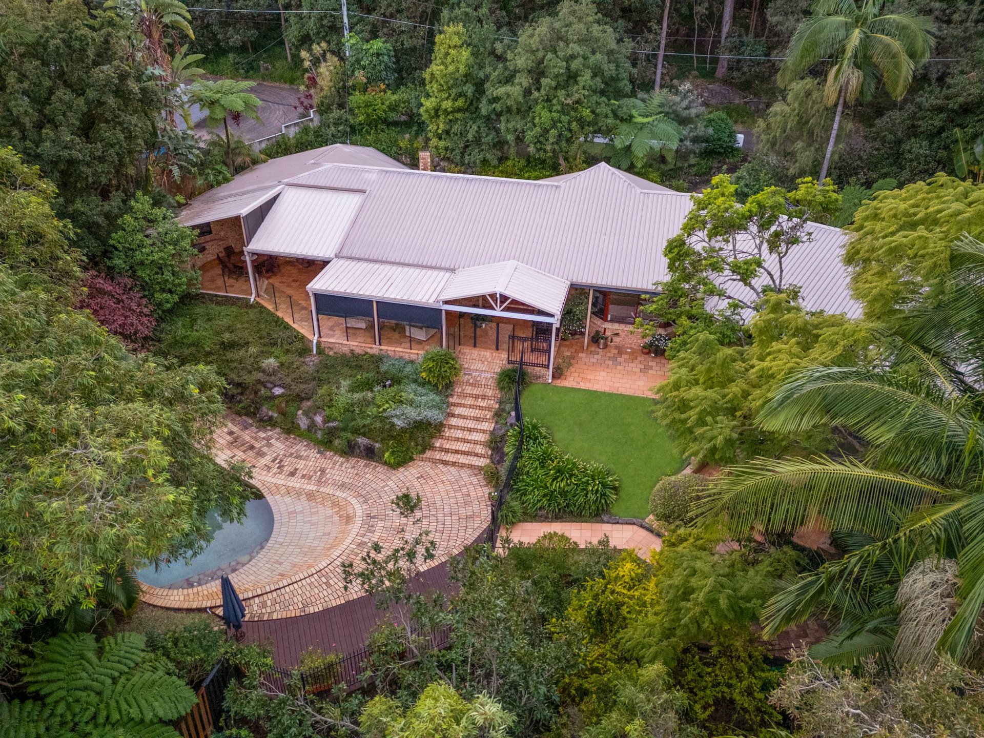 14-16 Aerie Court, SPRINGWOOD