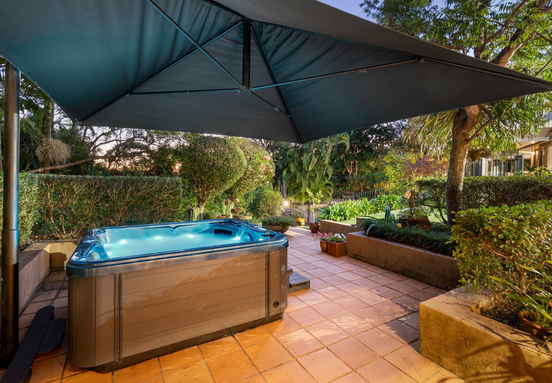 14-16 Aerie Court, SPRINGWOOD