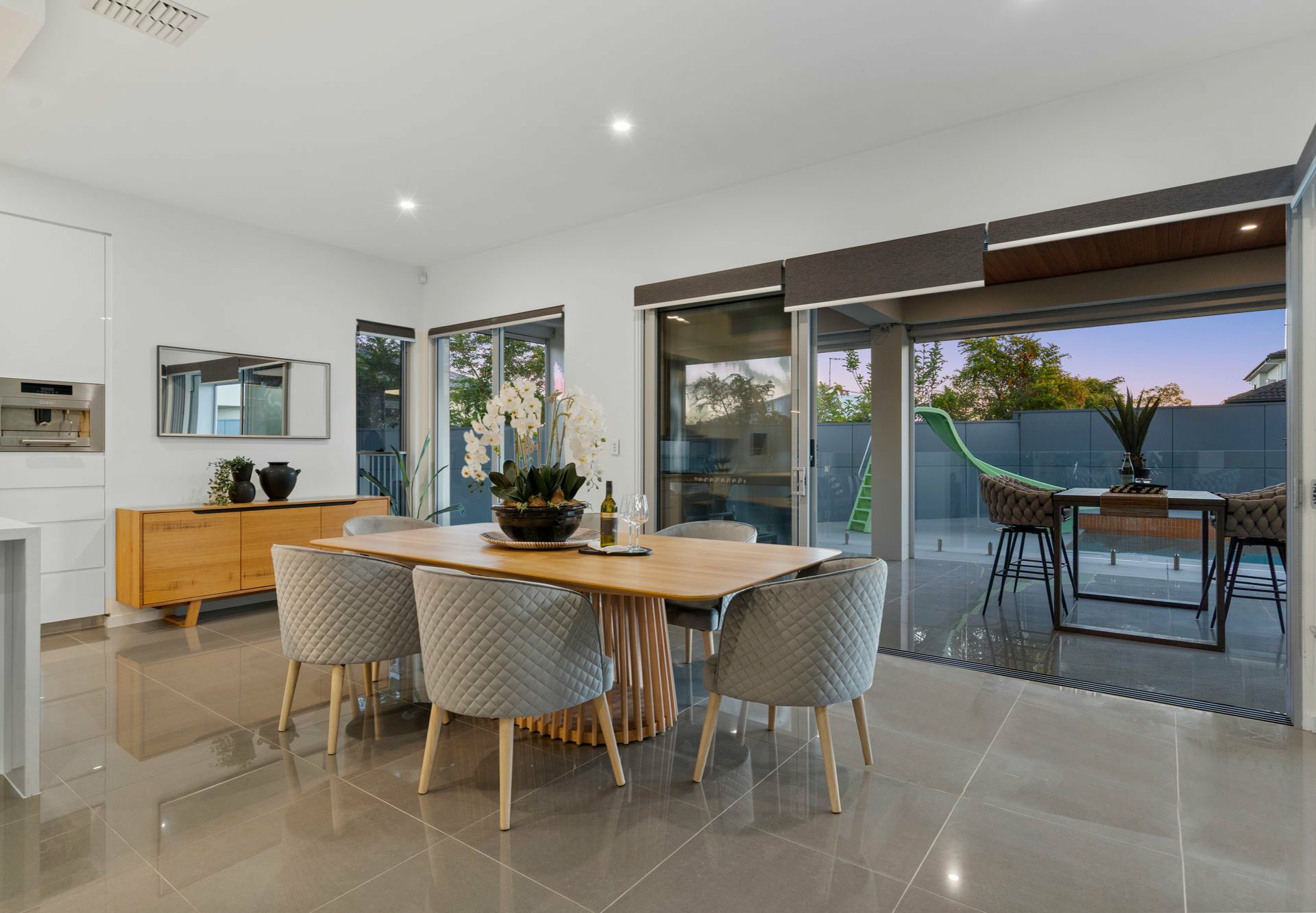 110 The Parkway, STRETTON