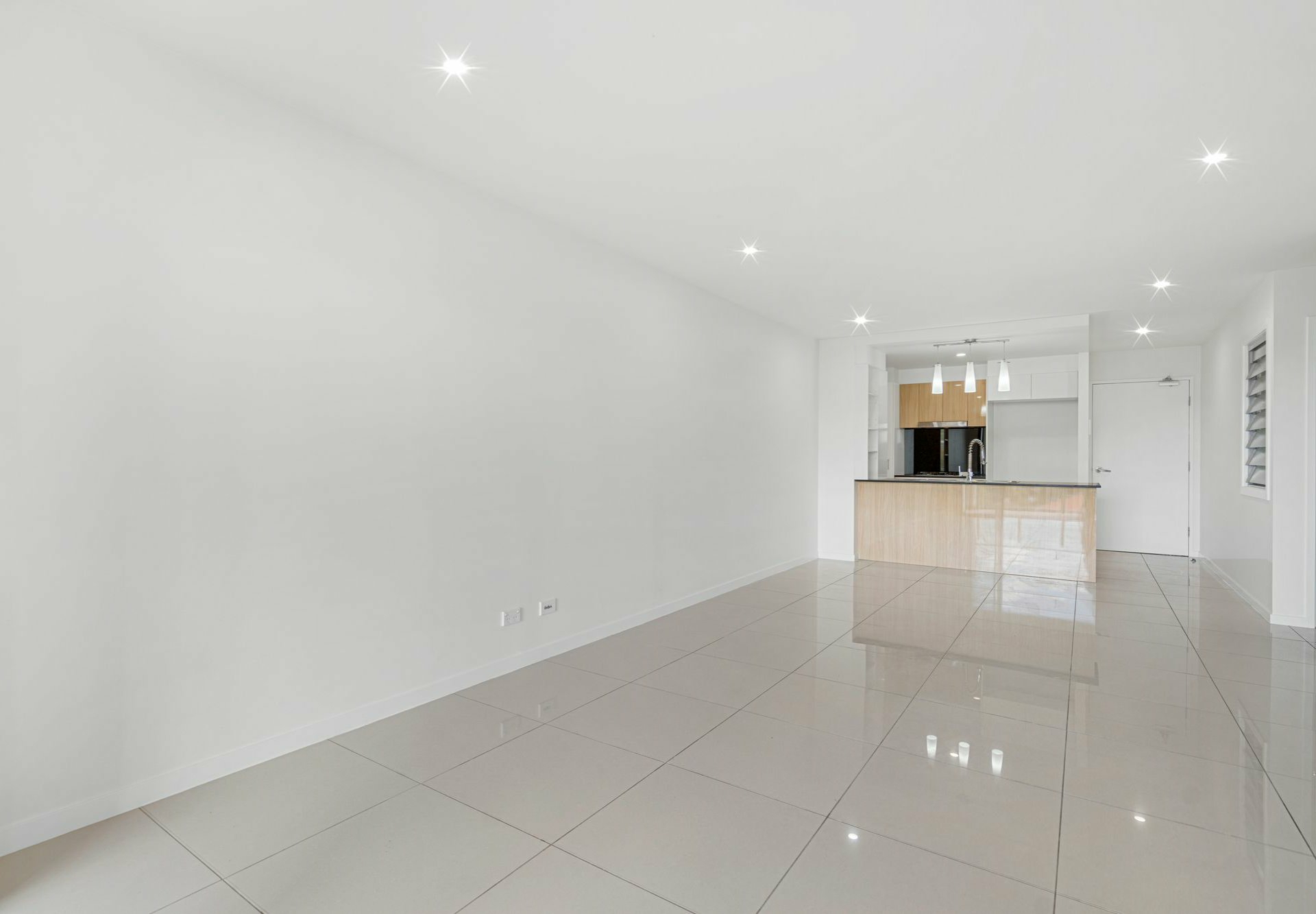 1425/5 Cremin Street — photo 6 of 23